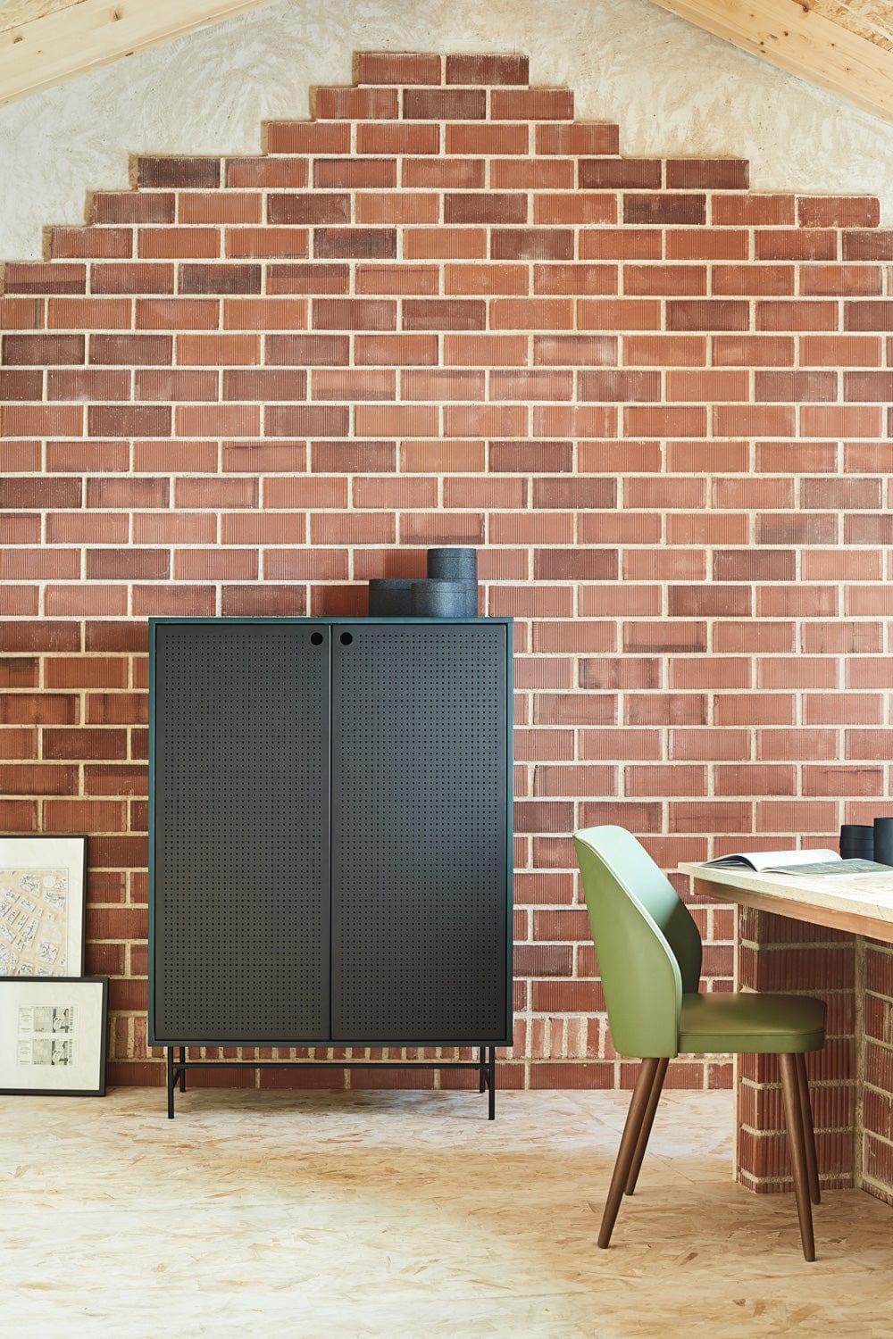 Komoda wysoka PUNTO ciemnozielony Teulat Eye on Design