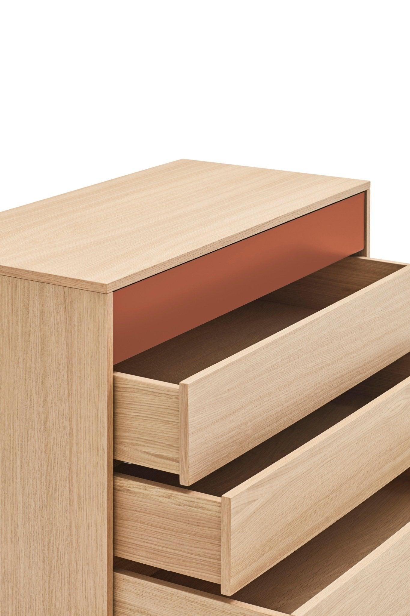 Komoda wysoka YOKO czerwony Teulat Eye on Design