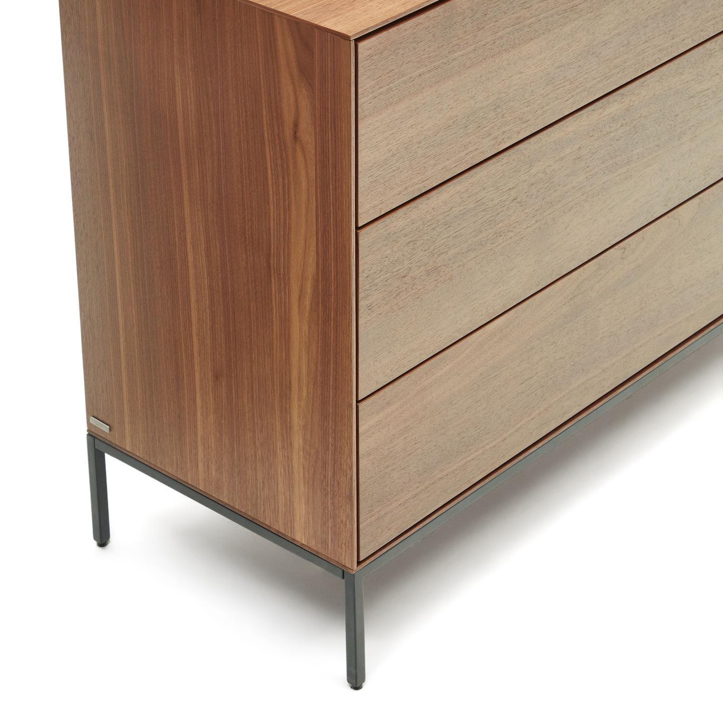 Komoda z szufladami VEDRANA fornir orzechowy La Forma Eye on Design