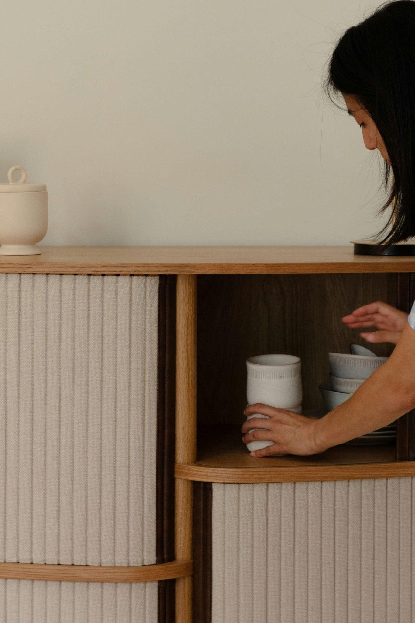 Kredens AUDACIOUS beżowy z dębem UMAGE Eye on Design