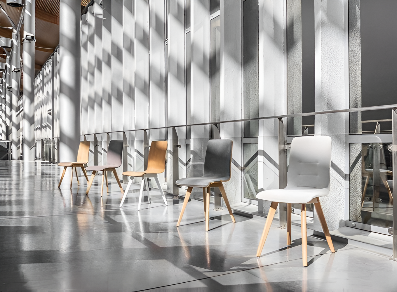 Stoel CLEO A-1604 houten basis