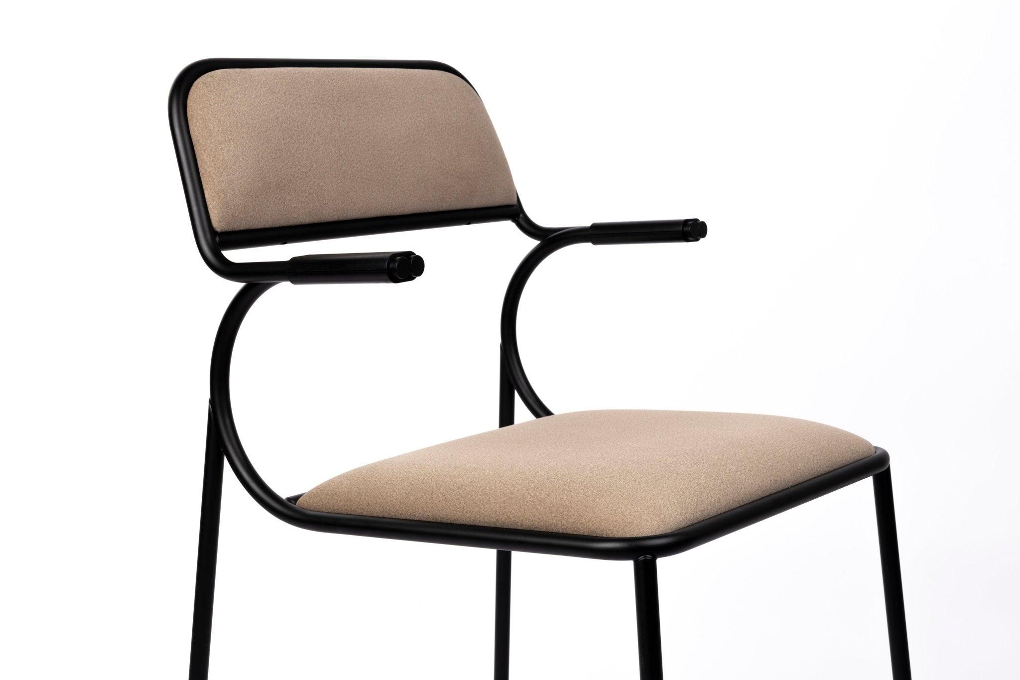 Krzesło ALBA beżowy z czarną podstawą Zuiver Eye on Design