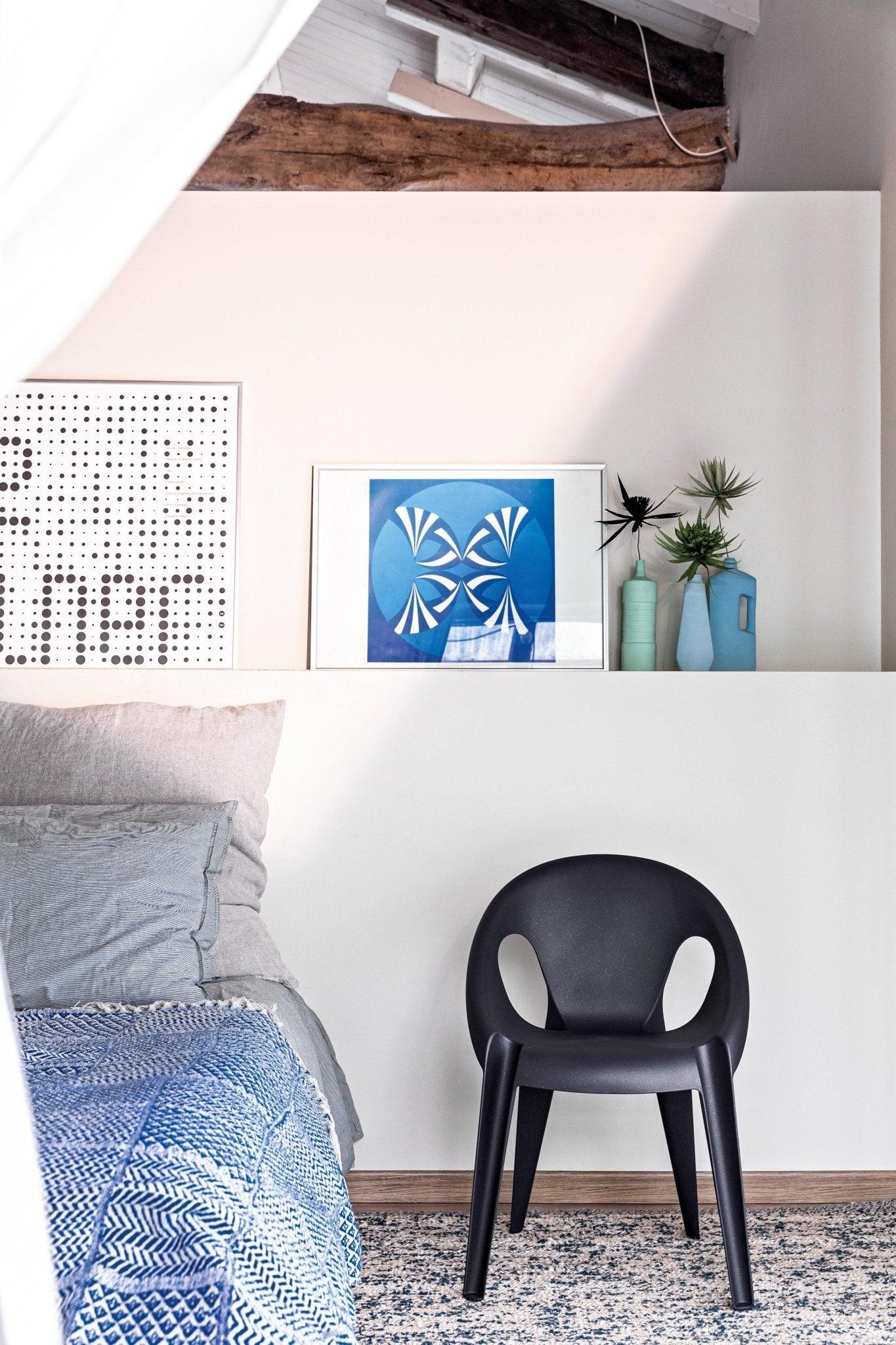 Krzesło BELL CHAIR antracytowy Magis Eye on Design