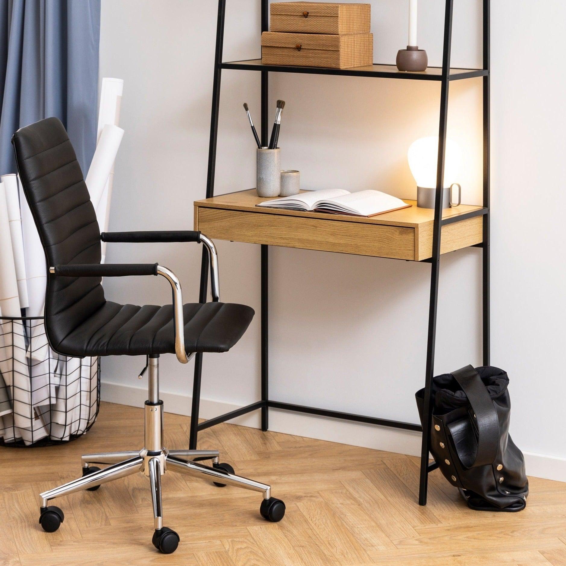 Krzesło biurowe NIKLAS czarny ekoskóra z chromowaną podstawą Actona Eye on Design