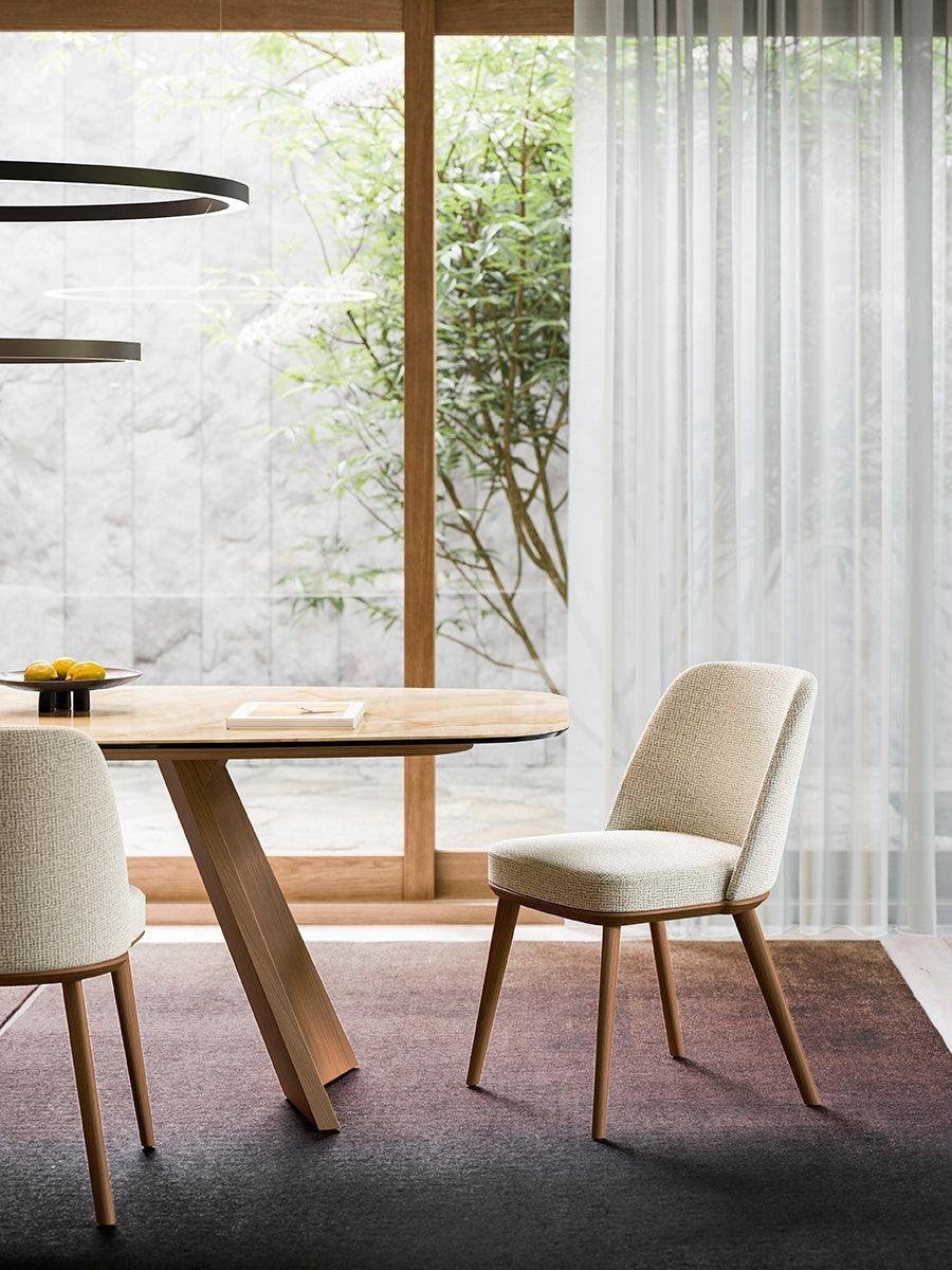 Krzesło FOYER boucle antracyt z drewnianą podstawą Calligaris Eye on Design