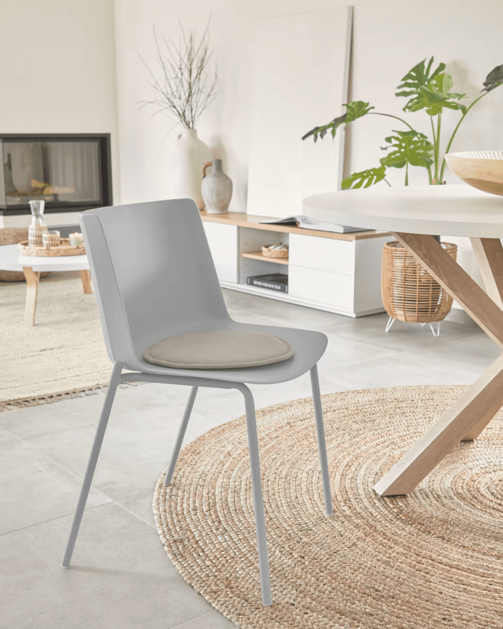 Krzesło HANNIA szary La Forma Eye on Design