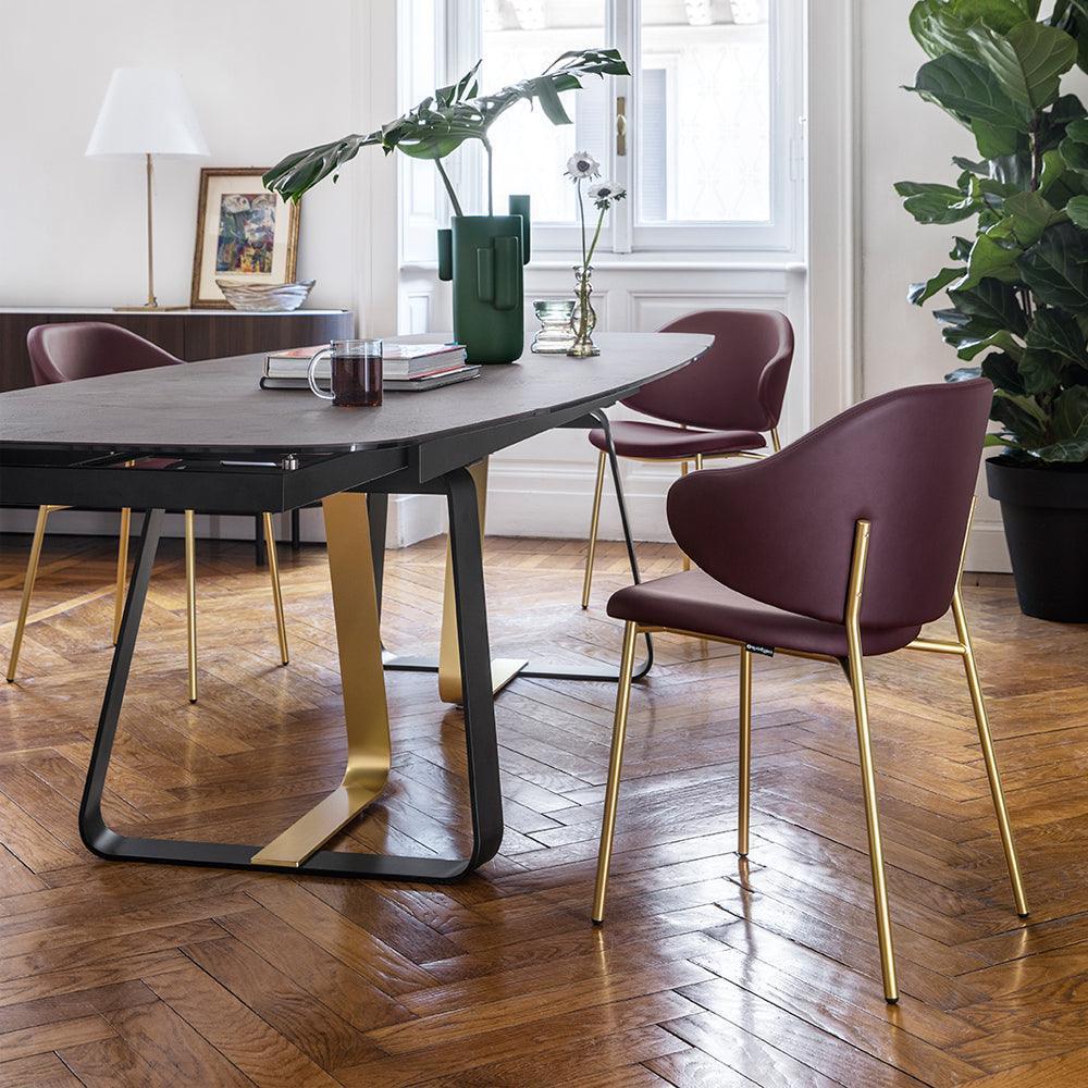 Krzesło HOLLY koniakowa ekoskóra z metalową podstawą Calligaris Eye on Design