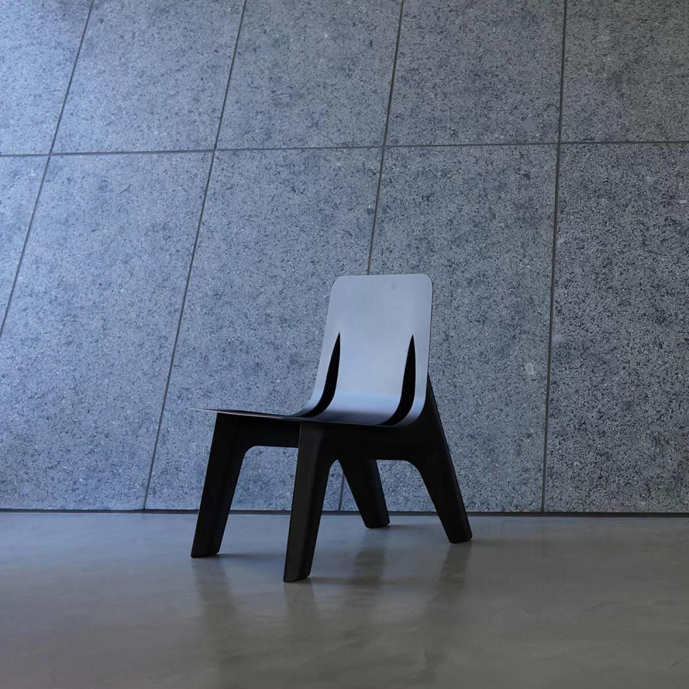 Krzesło J-CHAIR szaroniebieski mat z koniakowym wykończeniem Zieta Studio Eye on Design
