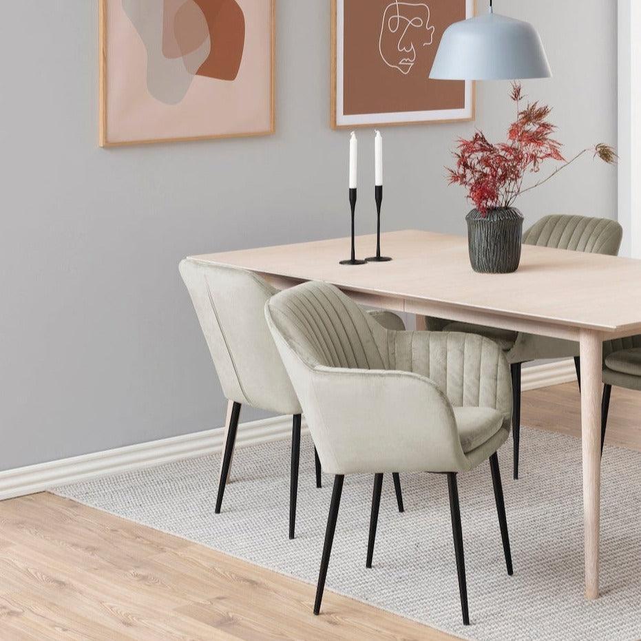 Krzesło MIKKEL beżowy z czarną podstawą Home Essentials Eye on Design