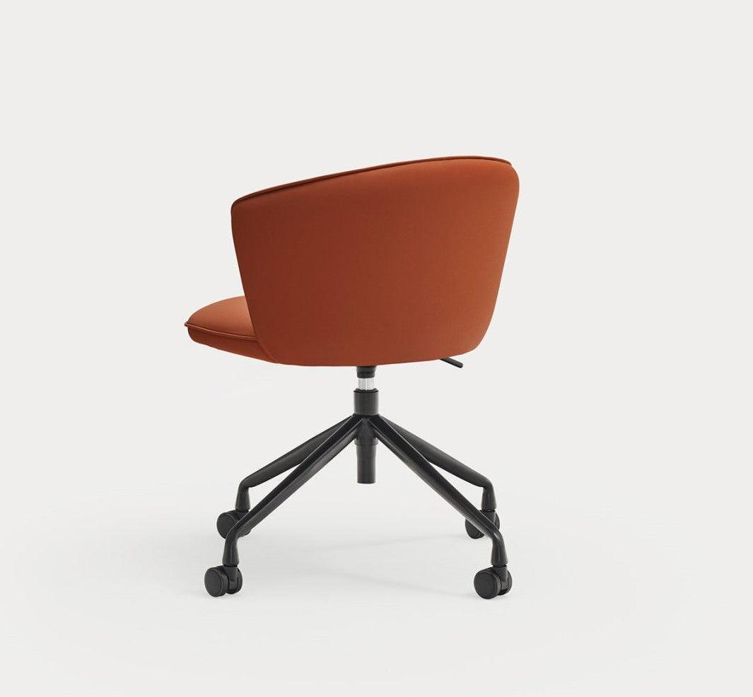 Krzesło na kółkach ADD ekoskóra terracotta Teulat Eye on Design