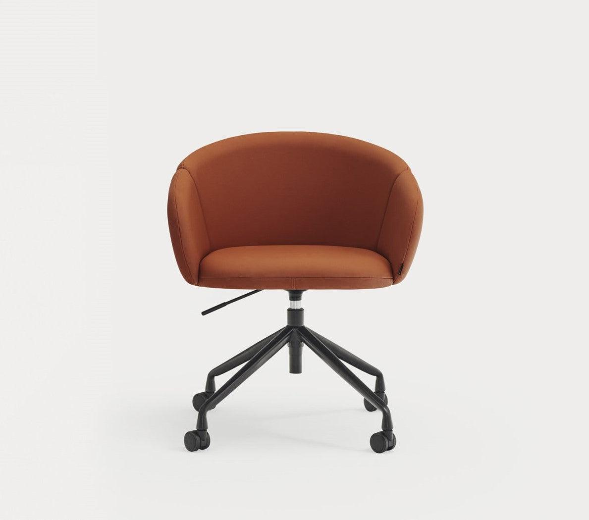 Krzesło na kółkach z podłokietnikami ADD ekoskóra terracotta Teulat Eye on Design