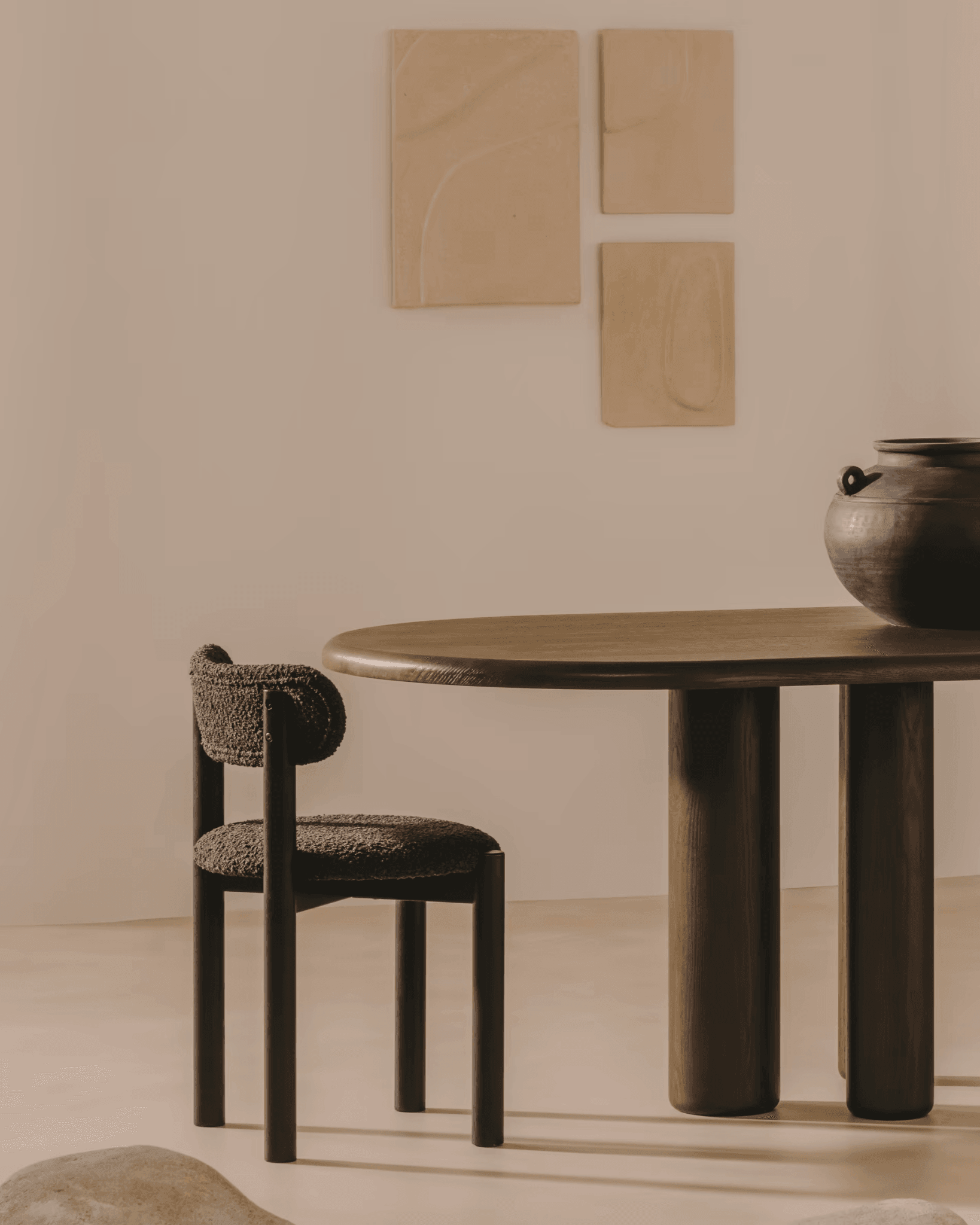 Krzesło NEBAI czarny boucle La Forma Eye on Design