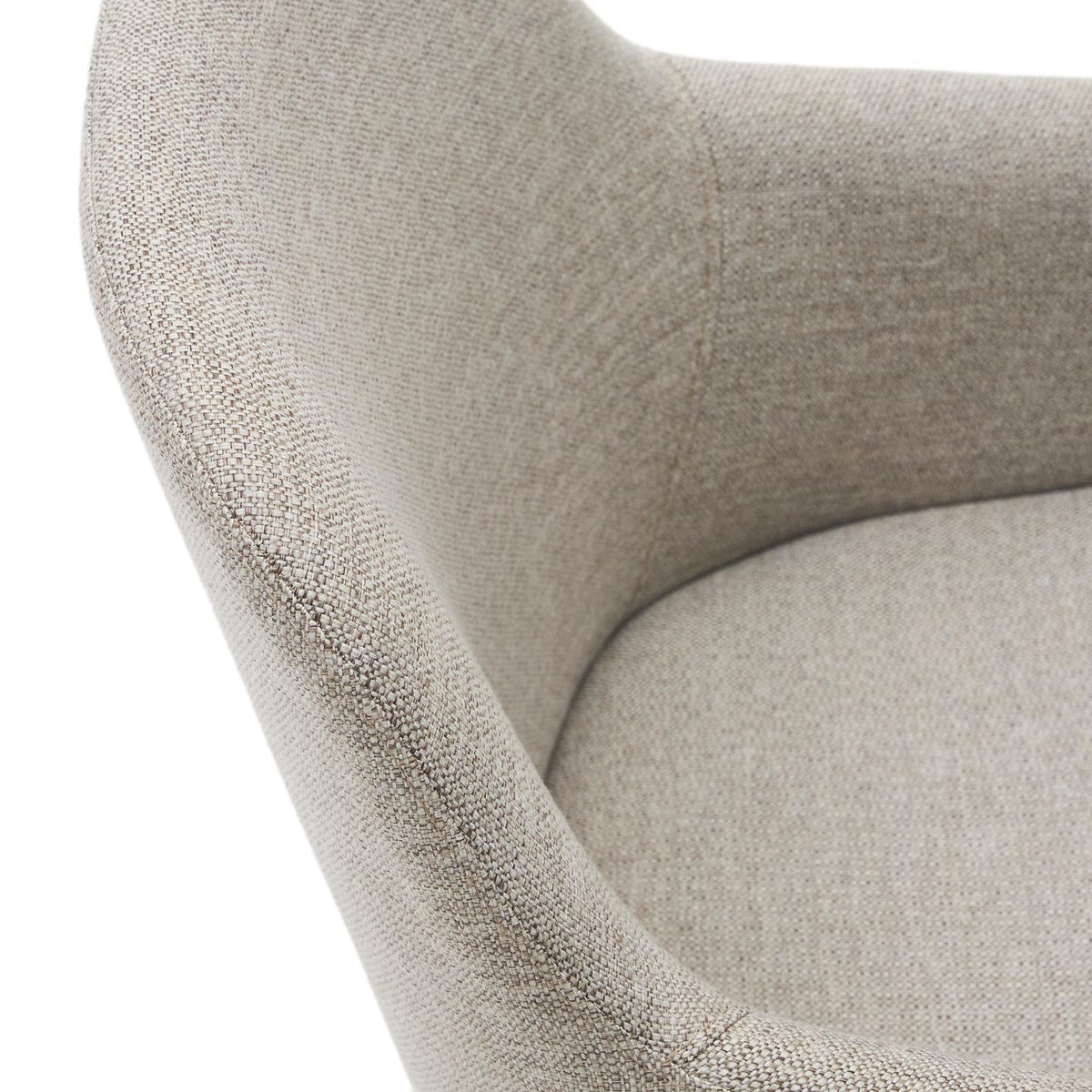Krzesło NELIDA jasnobrązowy szenil z drewnianą podstawą La Forma Eye on Design