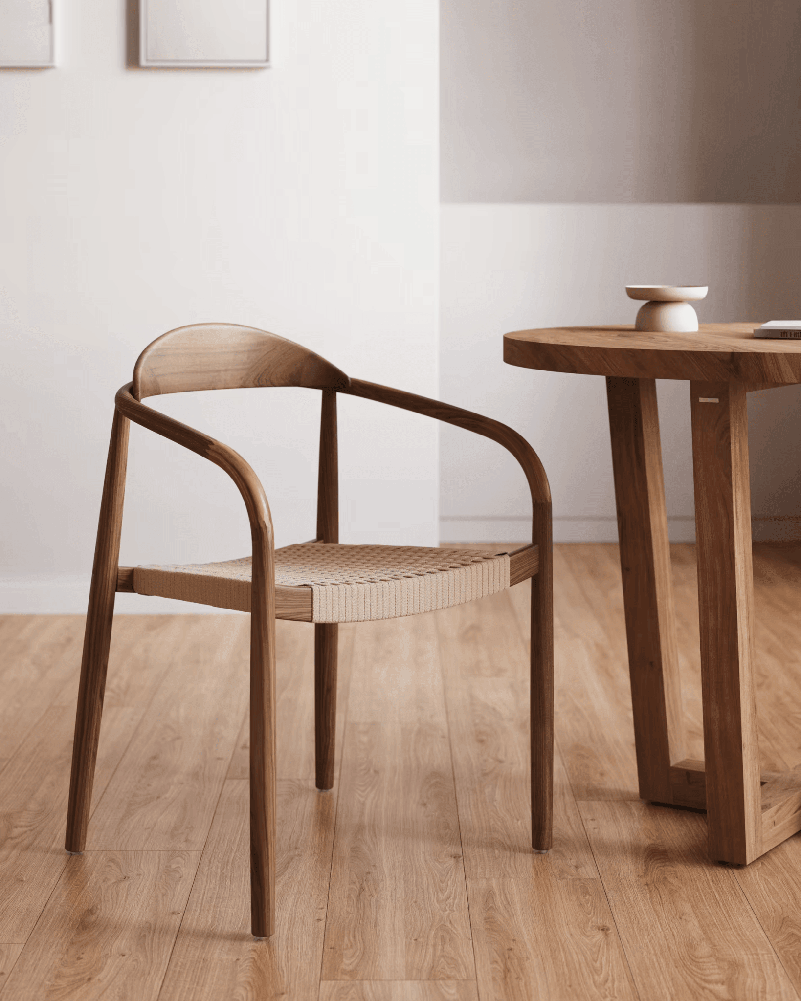 Krzesło NINA ciemnobrązowe drewno akacjowe La Forma Eye on Design