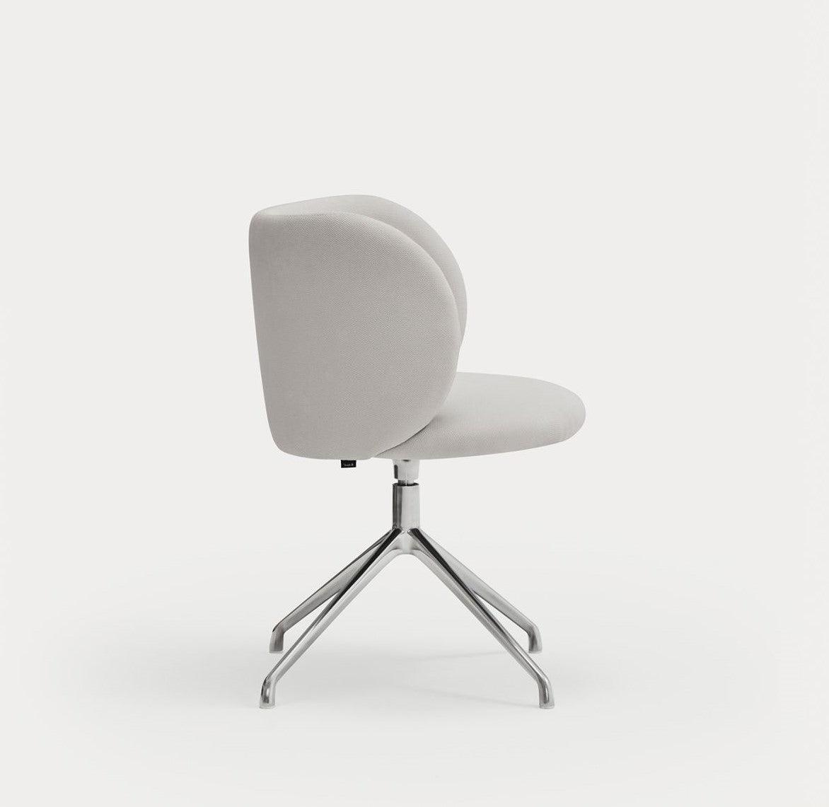 Krzesło obrotowe MOGI jasnoszary z chromowaną podstawą Teulat Eye on Design