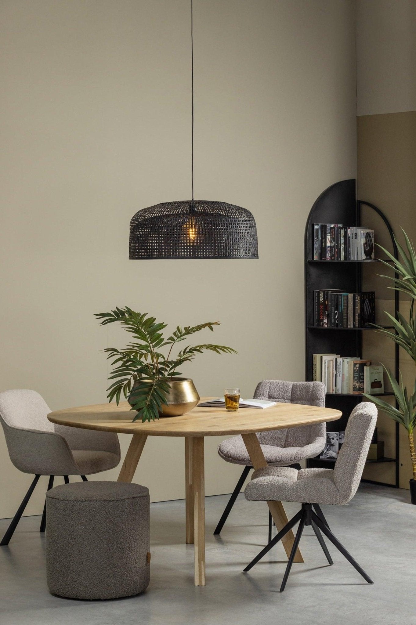 Krzesło obrotowe VINNY boucle piaskowy Woood Exclusive Eye on Design