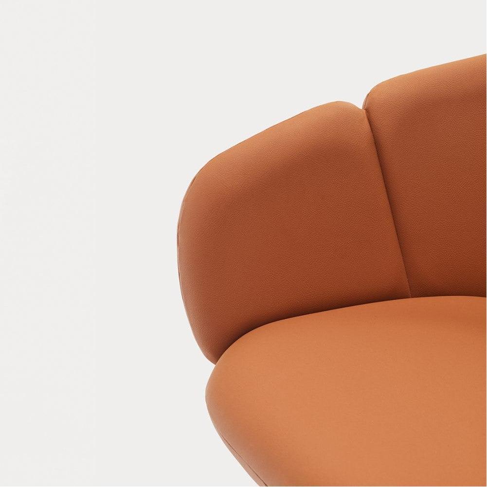 Krzesło obrotowe z podłokietnikami ADD ekoskóra terracotta z chromowaną podstawą Teulat Eye on Design