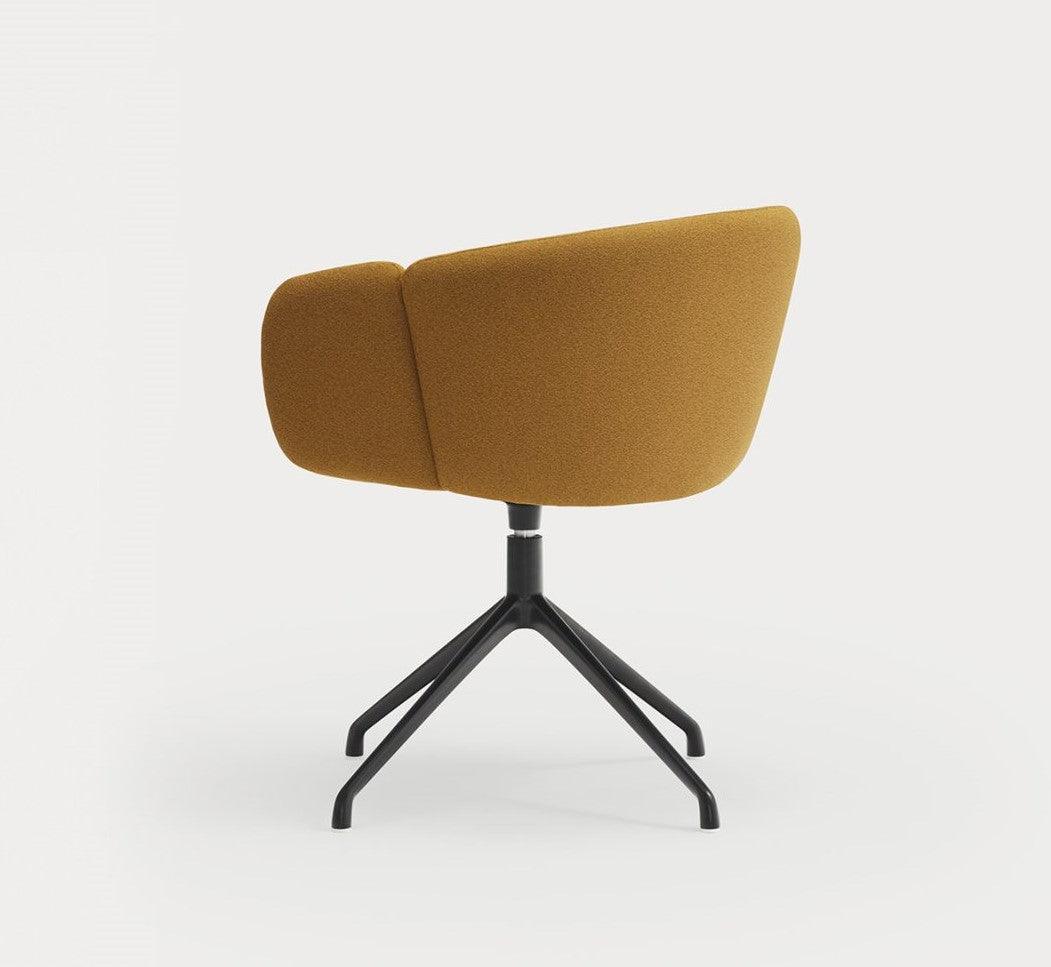 Krzesło obrotowe z podłokietnikami ADD musztardowy z czarną podstawą Teulat Eye on Design