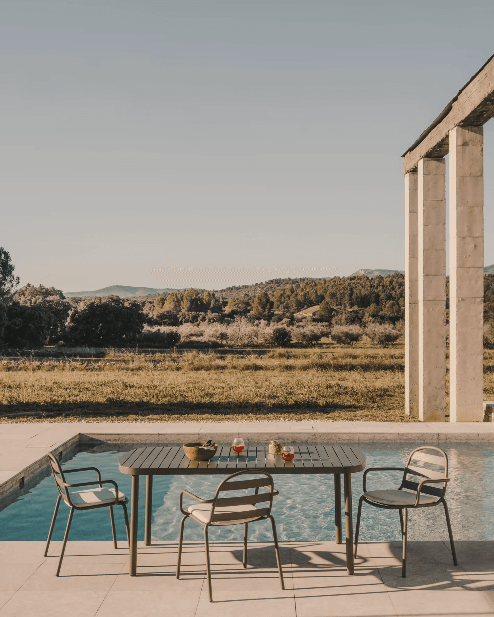 Krzesło ogrodowe JONCOLS zielony La Forma Eye on Design