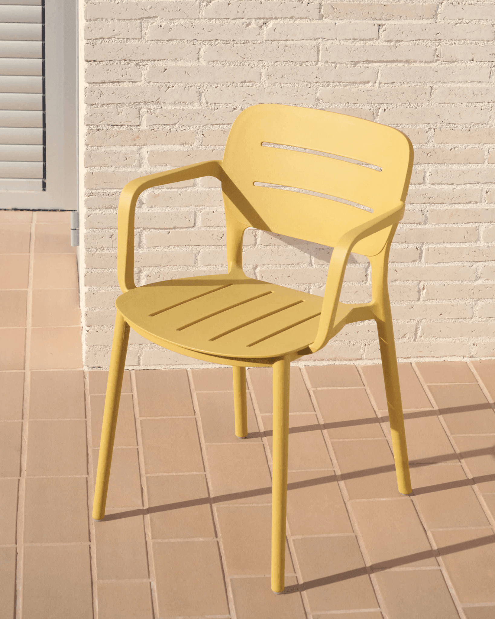 Krzesło ogrodowe MORELLA musztardowy La Forma Eye on Design