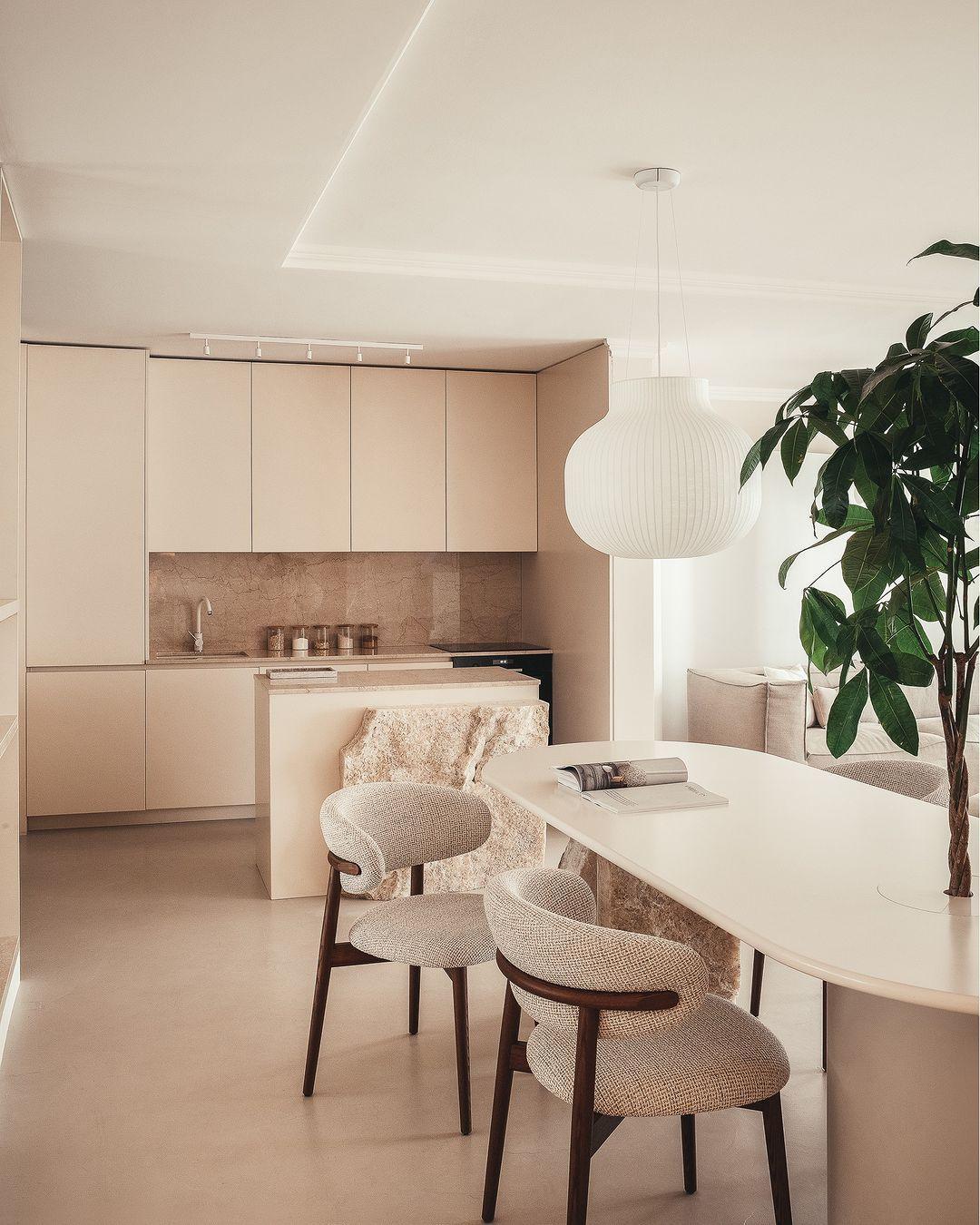 Krzesło OLEANDRO boucle jasnobrązowy z drewnianą podstawą Calligaris Eye on Design