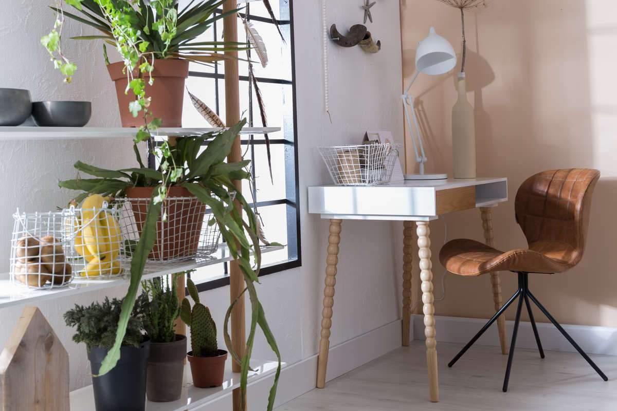 Krzesło OMG brązowa ekoskóra Zuiver Eye on Design