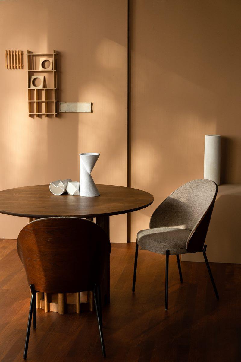 Krzesło RODIN piaskowy Dutchbone Eye on Design