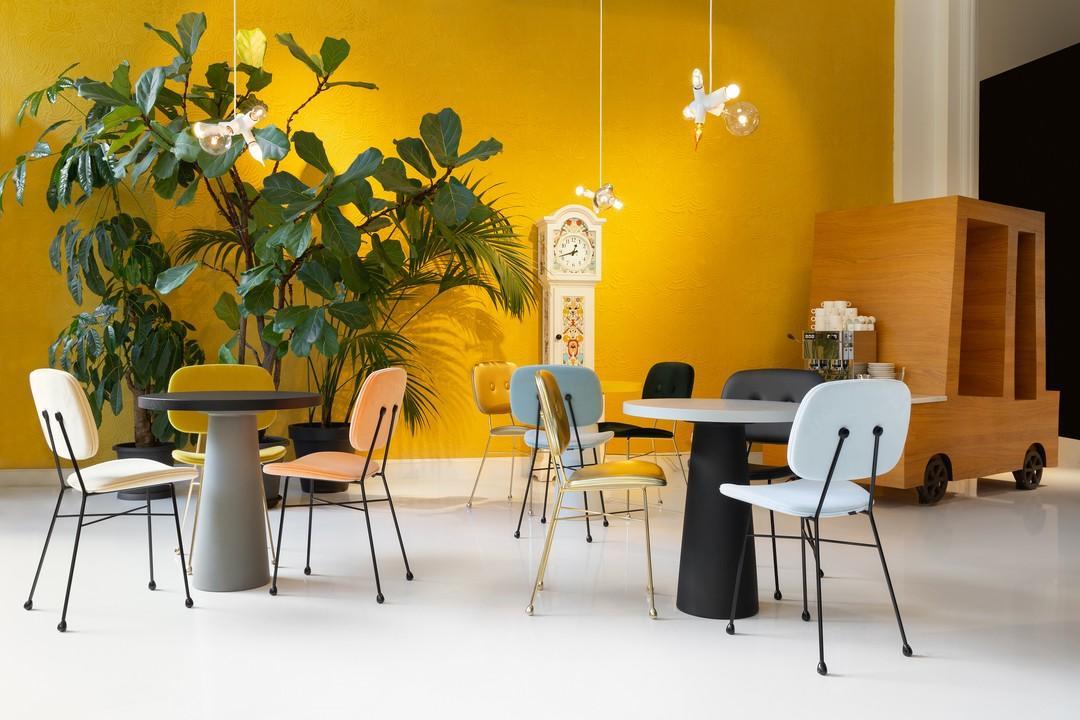 Krzesło THE GOLDEN czarna podstawa Moooi Eye on Design