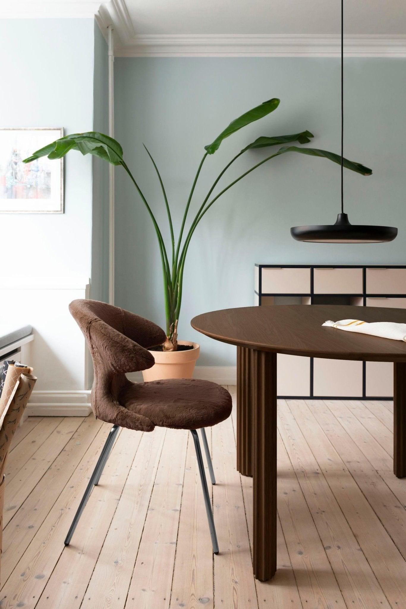 Krzesło TIME FLIES brązowy plusz ze srebrną podstawą UMAGE Eye on Design