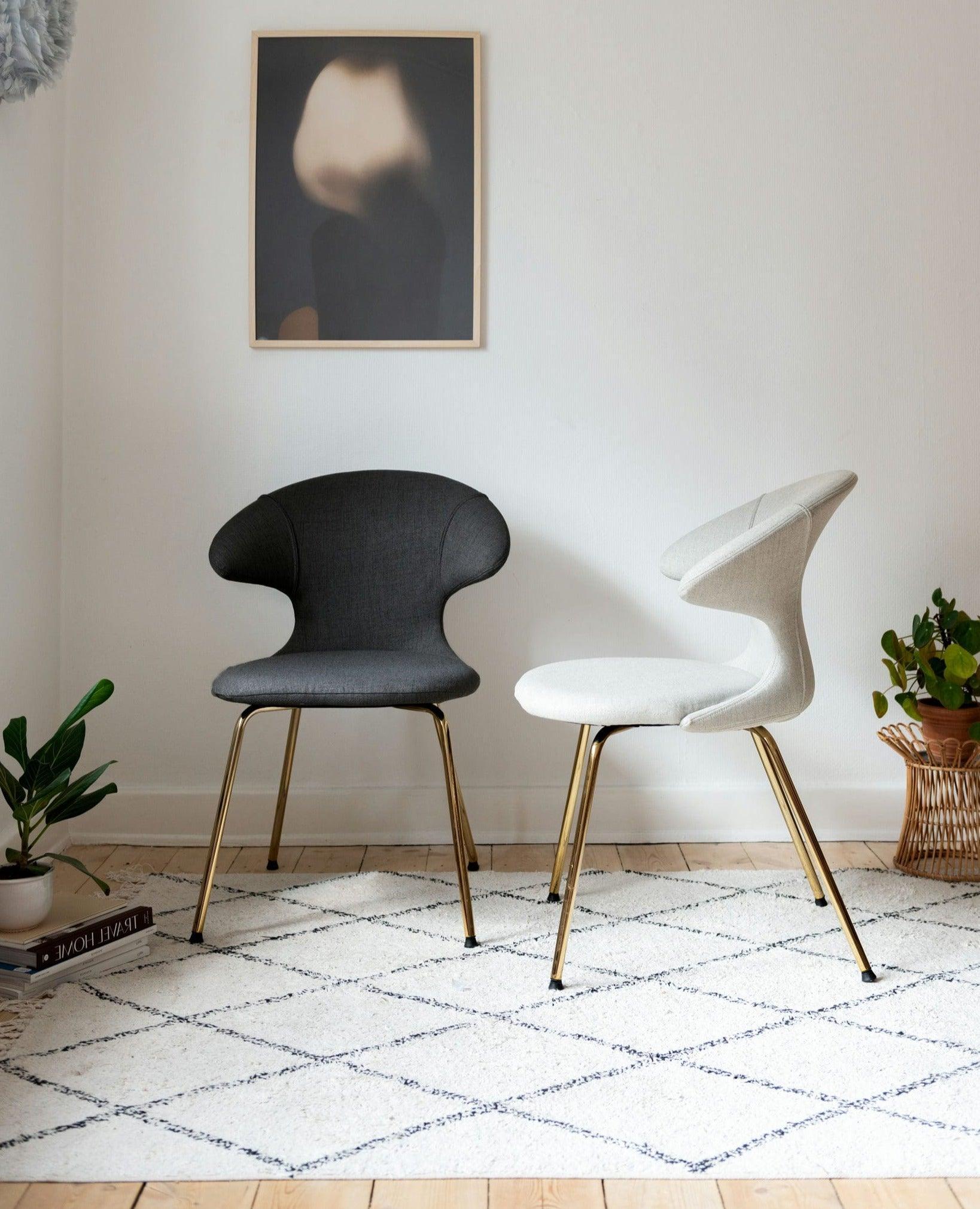 Krzesło TIME FLIES butelkowa zieleń ze złotą podstawą UMAGE Eye on Design