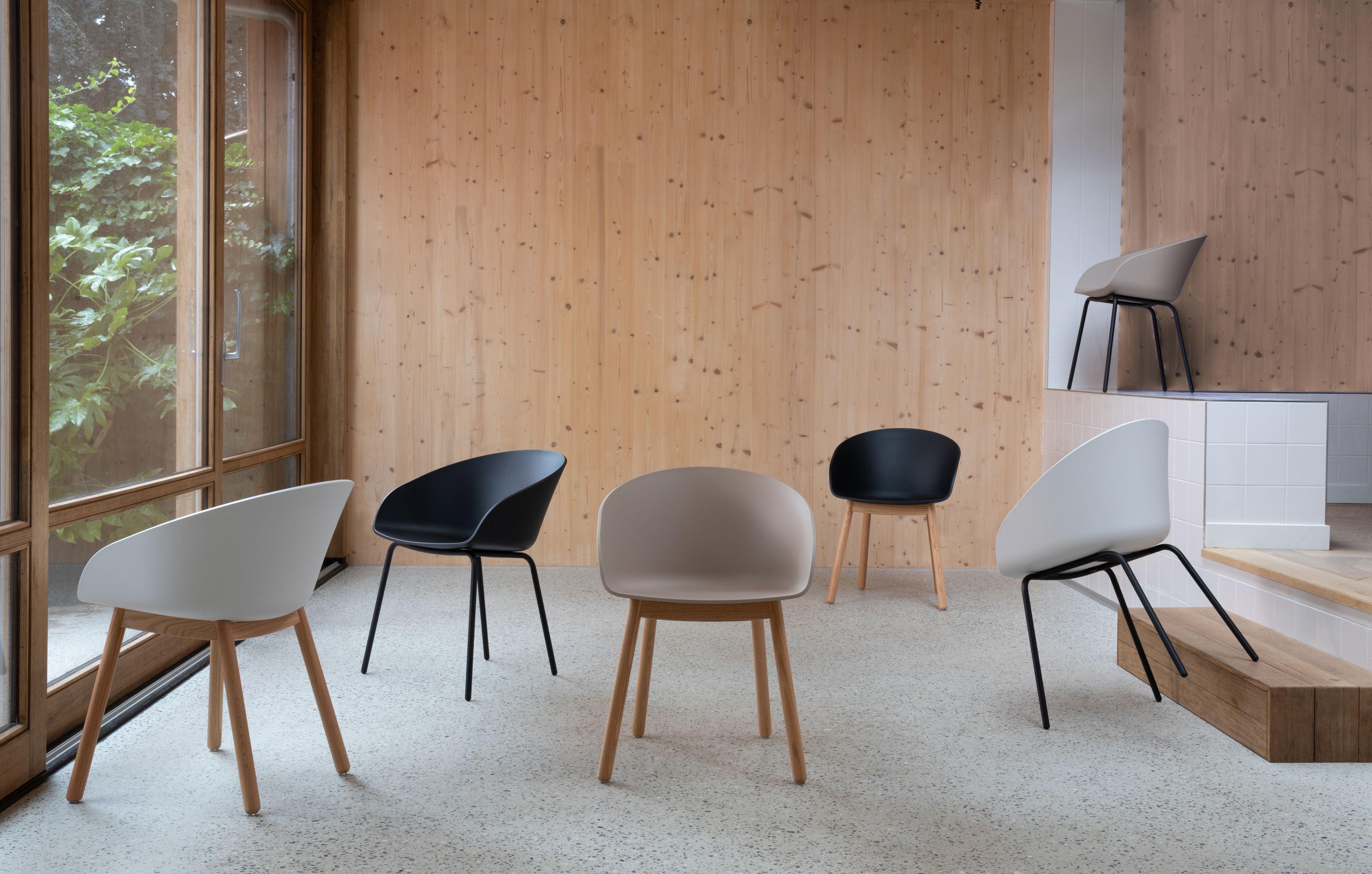 Krzesło VOID beżowy z czarna podstawą Zuiver Eye on Design