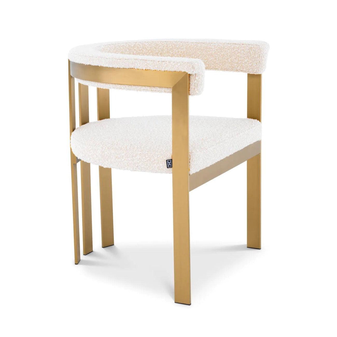 Krzesło w tkaninie boucle CLUBHOUSE kremowy z mosiężną podstawą Eichholtz Eye on Design