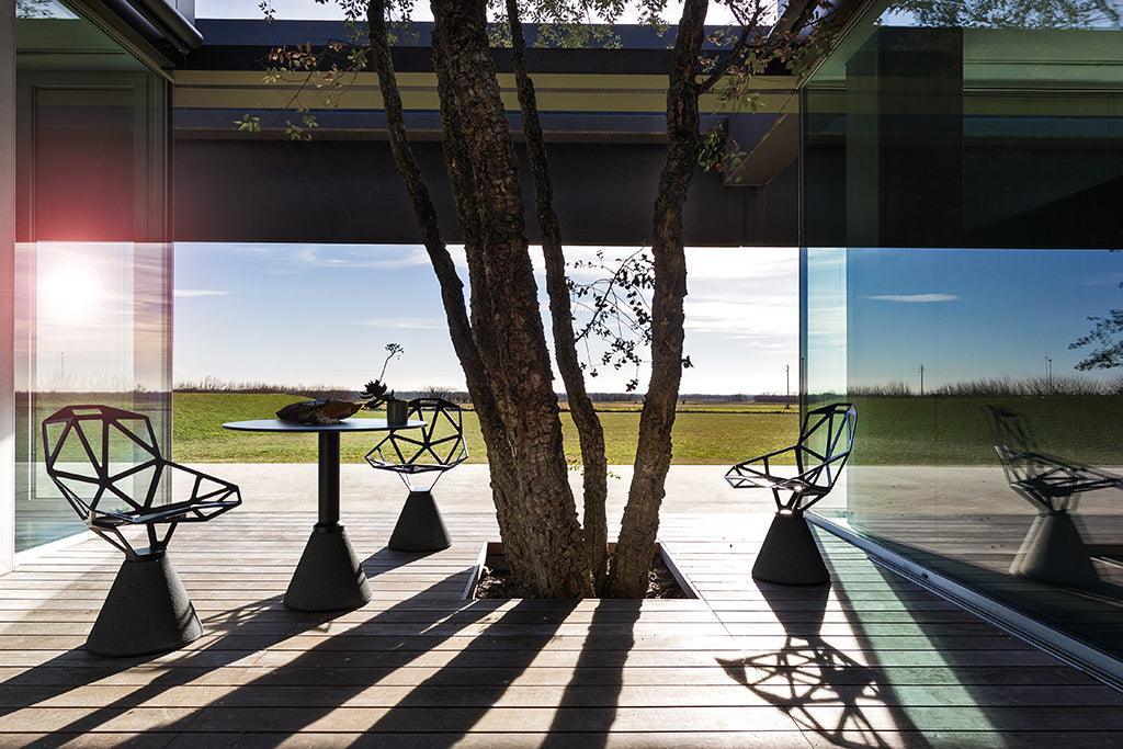 Krzesło z betonową podstawą CHAIR_ONE biały Magis Eye on Design