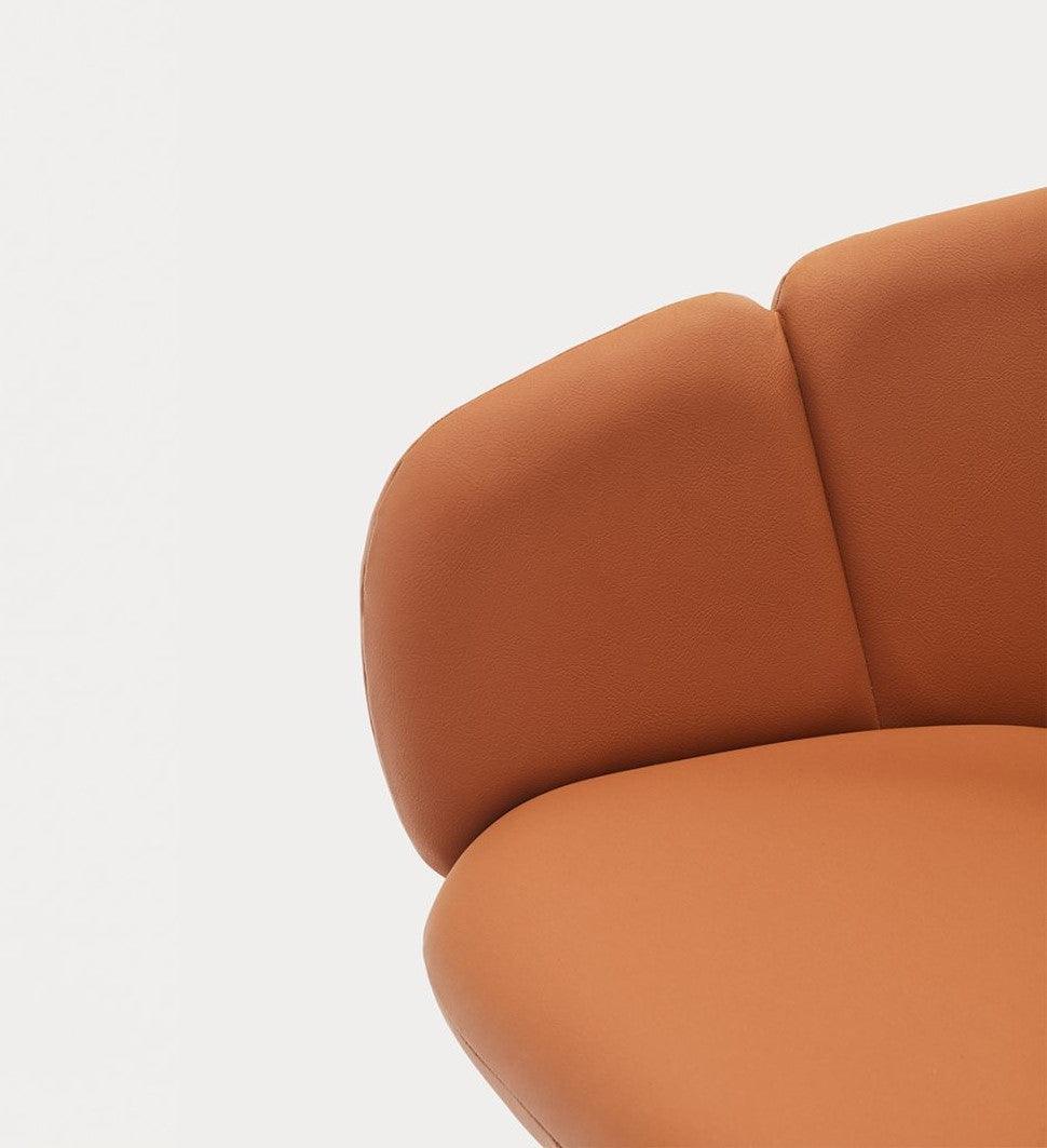 Krzesło z podłokietnikami ADD ekoskóra terracotta Teulat Eye on Design