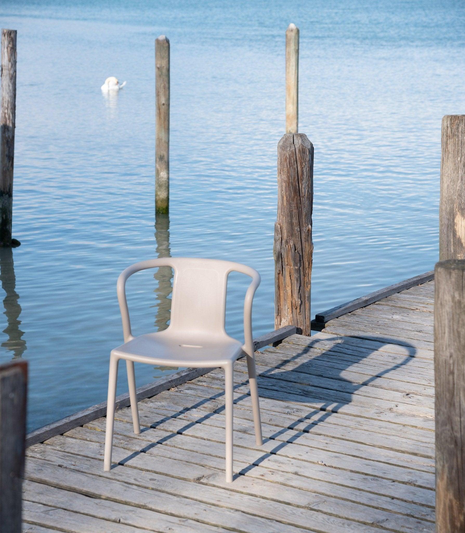 Krzesło z podłokietnikami AIR pomarańczowy Magis Eye on Design