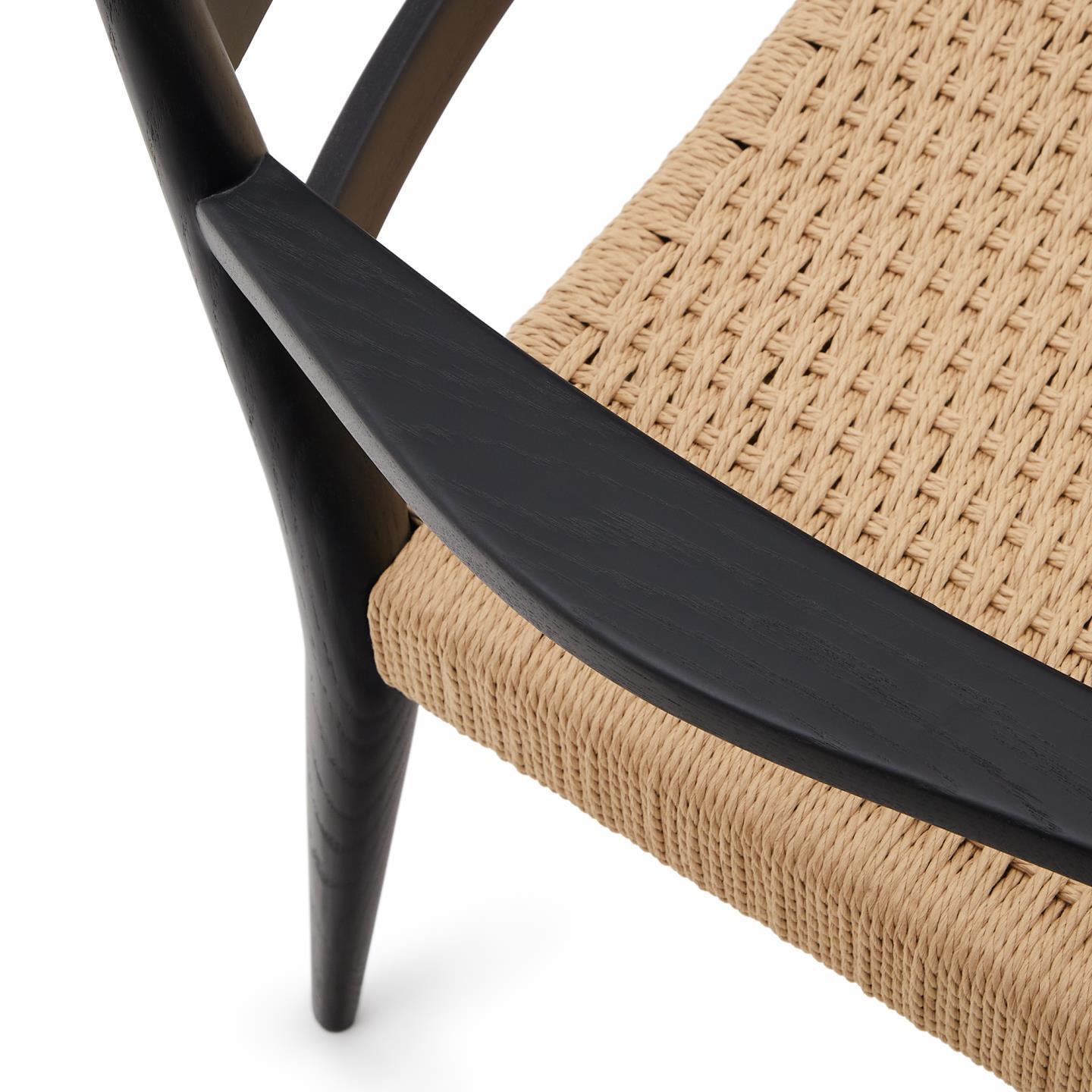 Krzesło z podłokietnikami ANALY czarne drewno dębowe La Forma Eye on Design