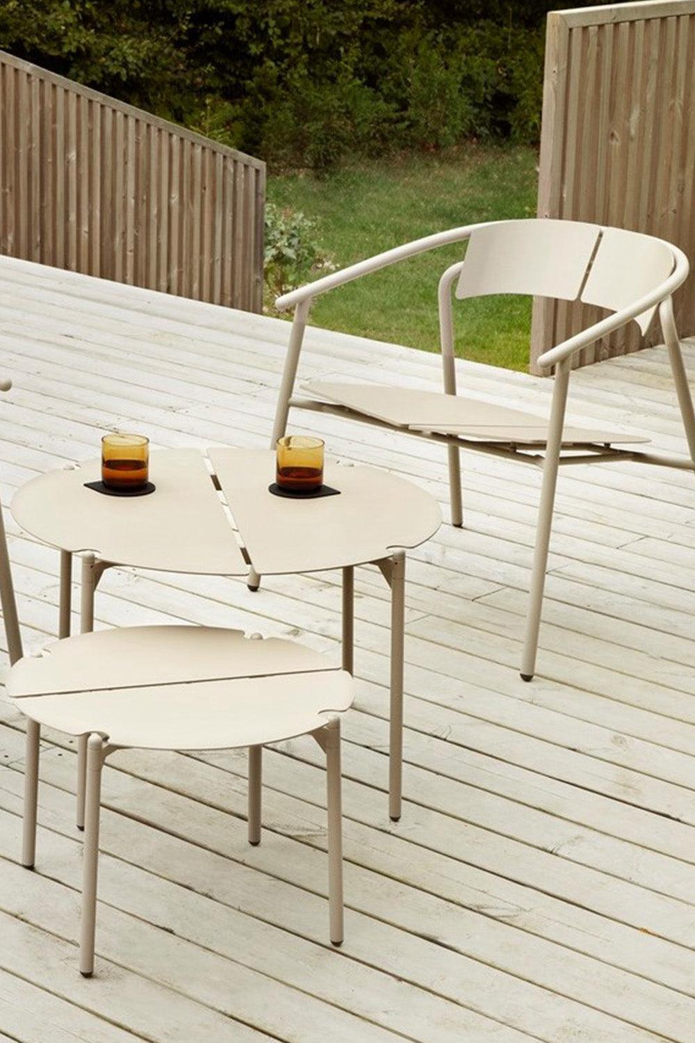 Krzesło z podłokietnikami NOVO beżowy AYTM Eye on Design