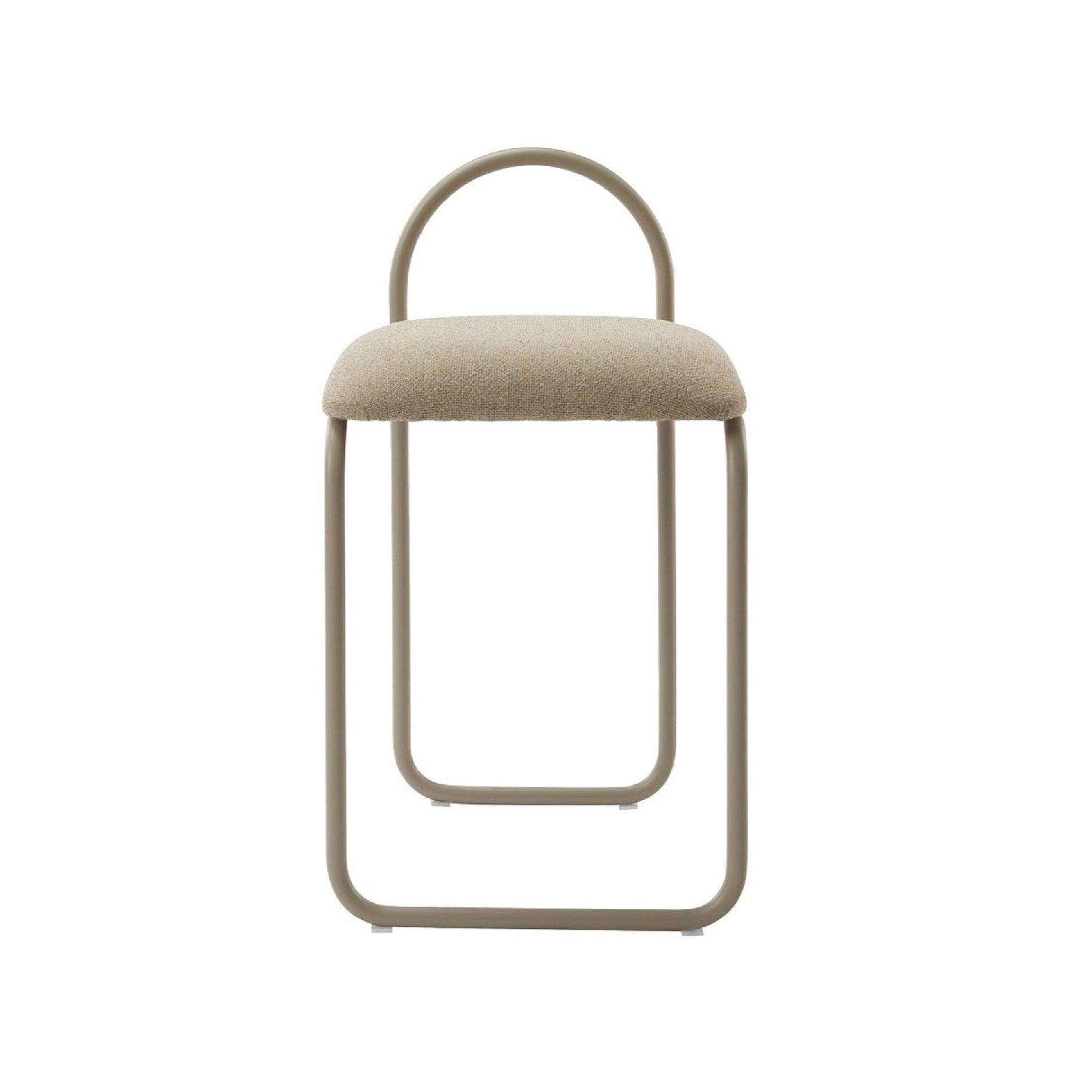 Krzesło z tkaniną boucle ANGUI taupe AYTM Eye on Design