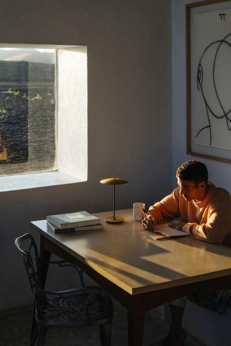 Lampa akumulatorowa GINGER mosiężny Marset Eye on Design