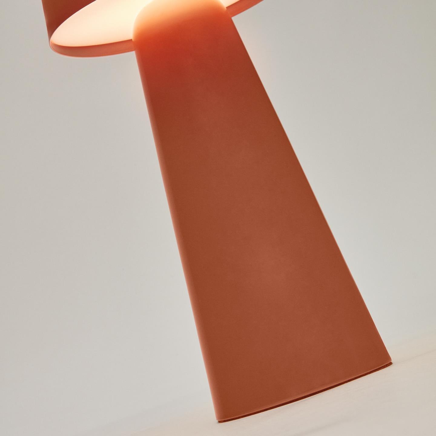 Lampa akumulatorowa zewnętrzna ARENYS terakota na taras i do ogrodu – styl minimalistyczny