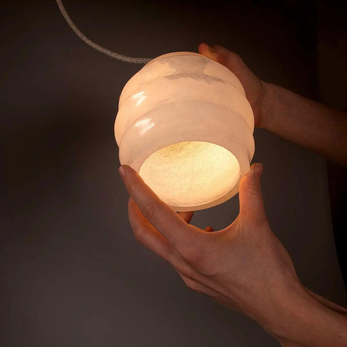 Lampa alabastrowa wisząca KALLIOPE nikiel – marmur, Embassy Interiors