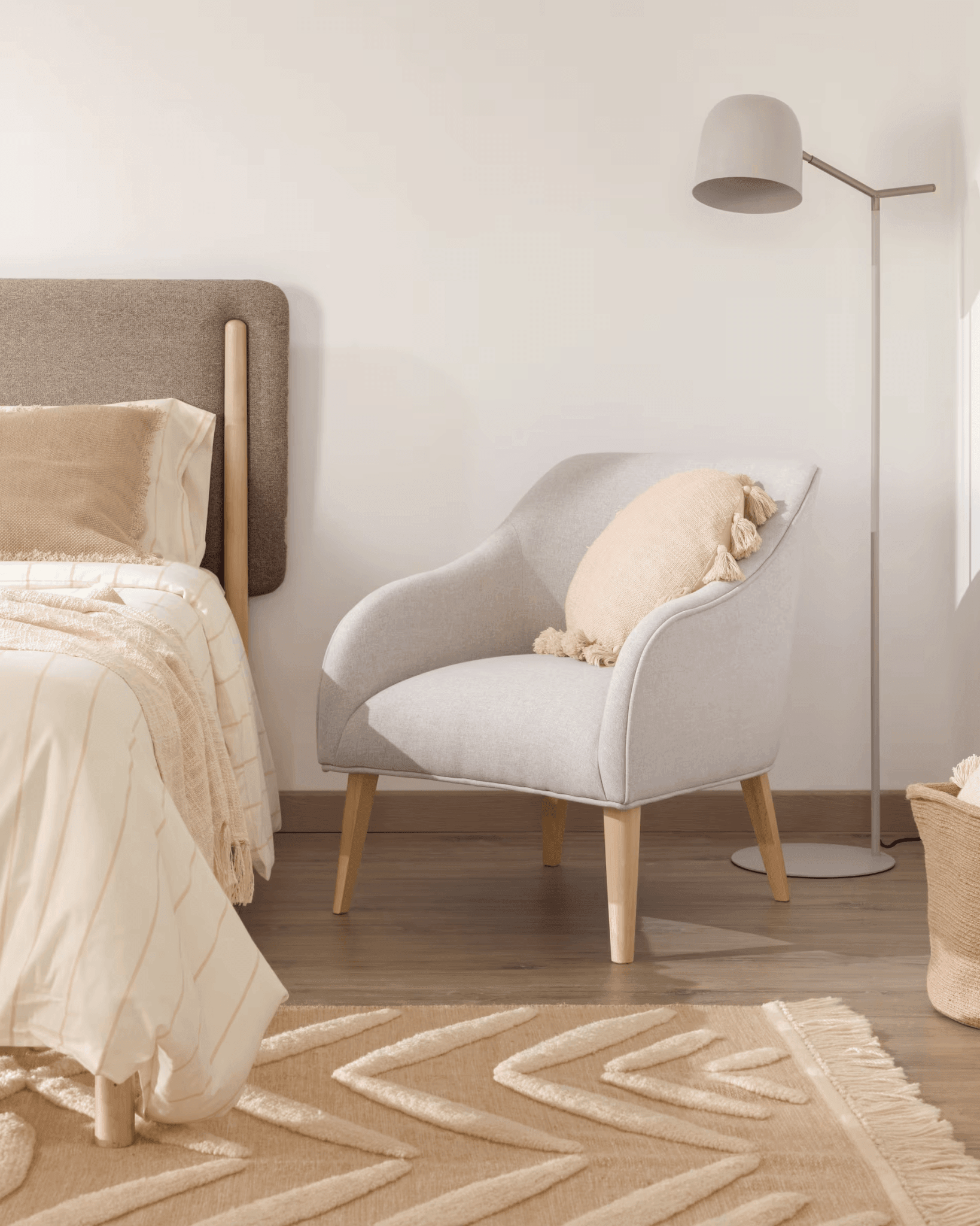 Lampa podłogowa ALISH beżowy La Forma Eye on Design