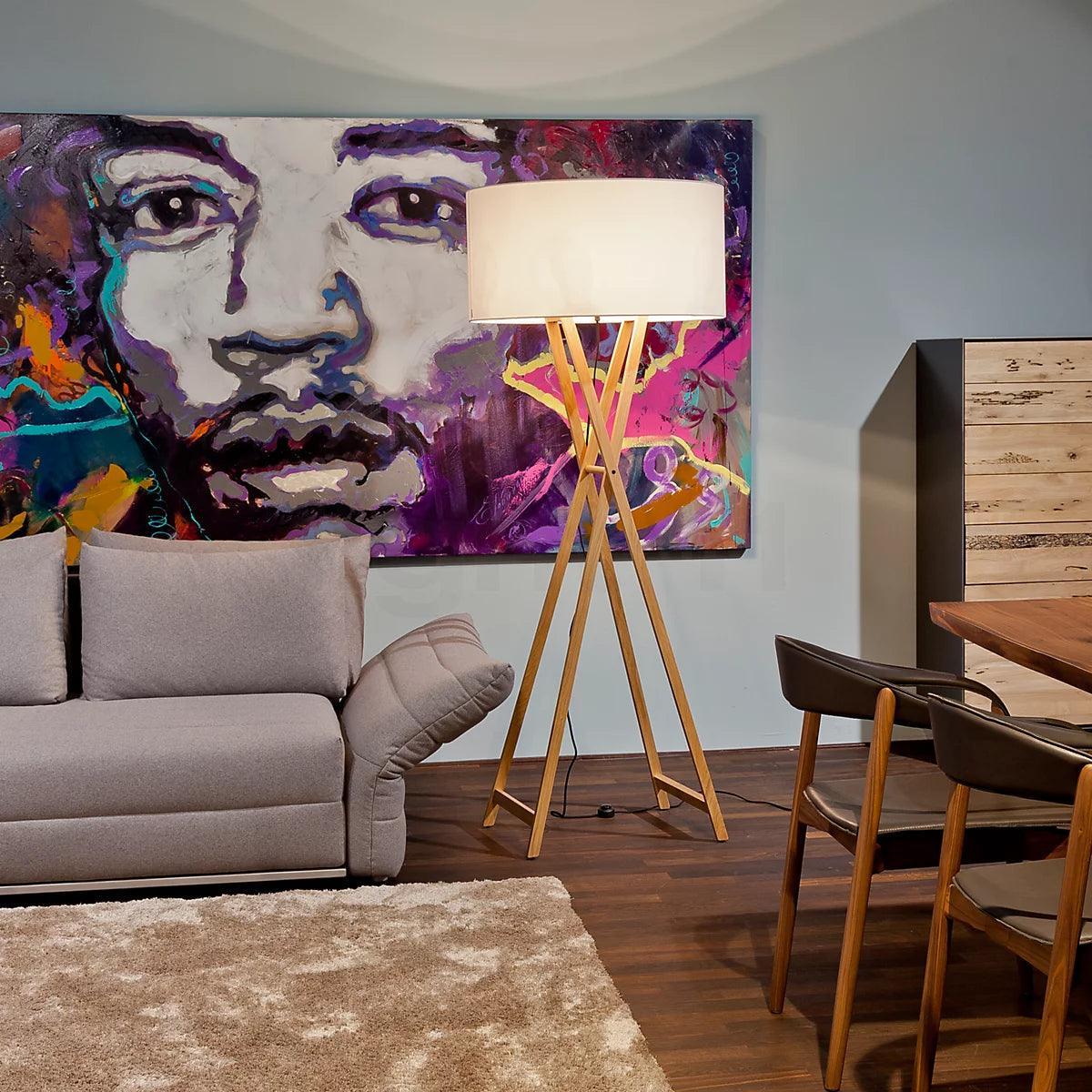 Lampa podłogowa CALA dąb lakierowany Marset Eye on Design