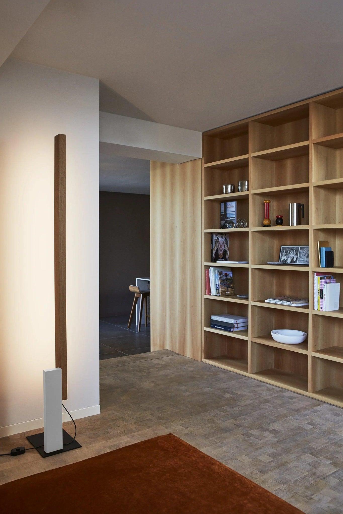 Lampa podłogowa HIGH LINE drewno Marset Eye on Design