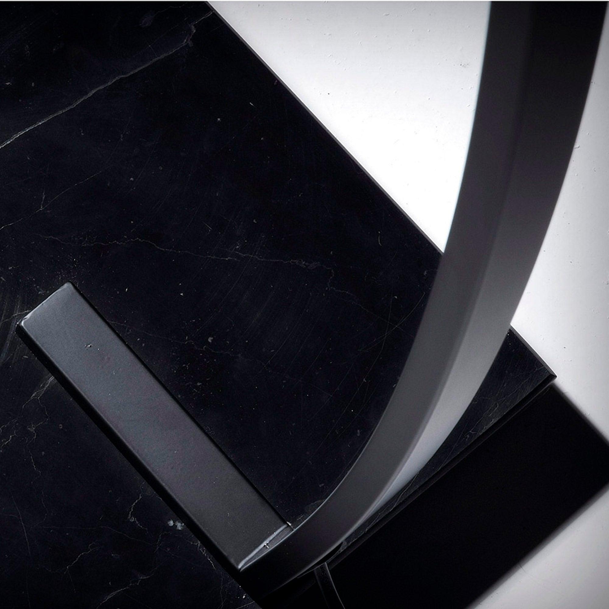 Lampa podłogowa JUHE czarny z czarnym kloszem La Forma Eye on Design