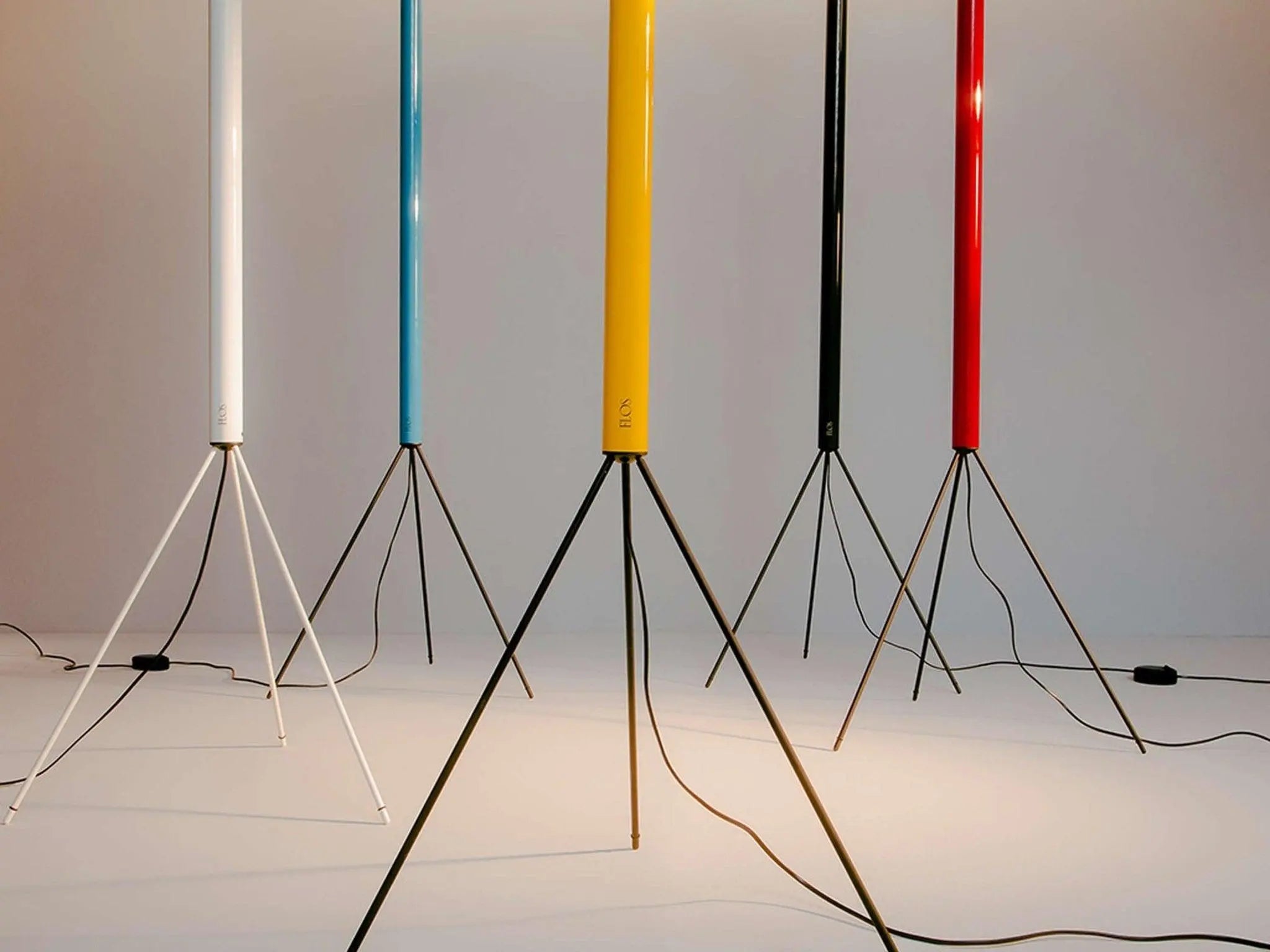 Lampa podłogowa LUMINATOR niebieski – styl nowoczesny