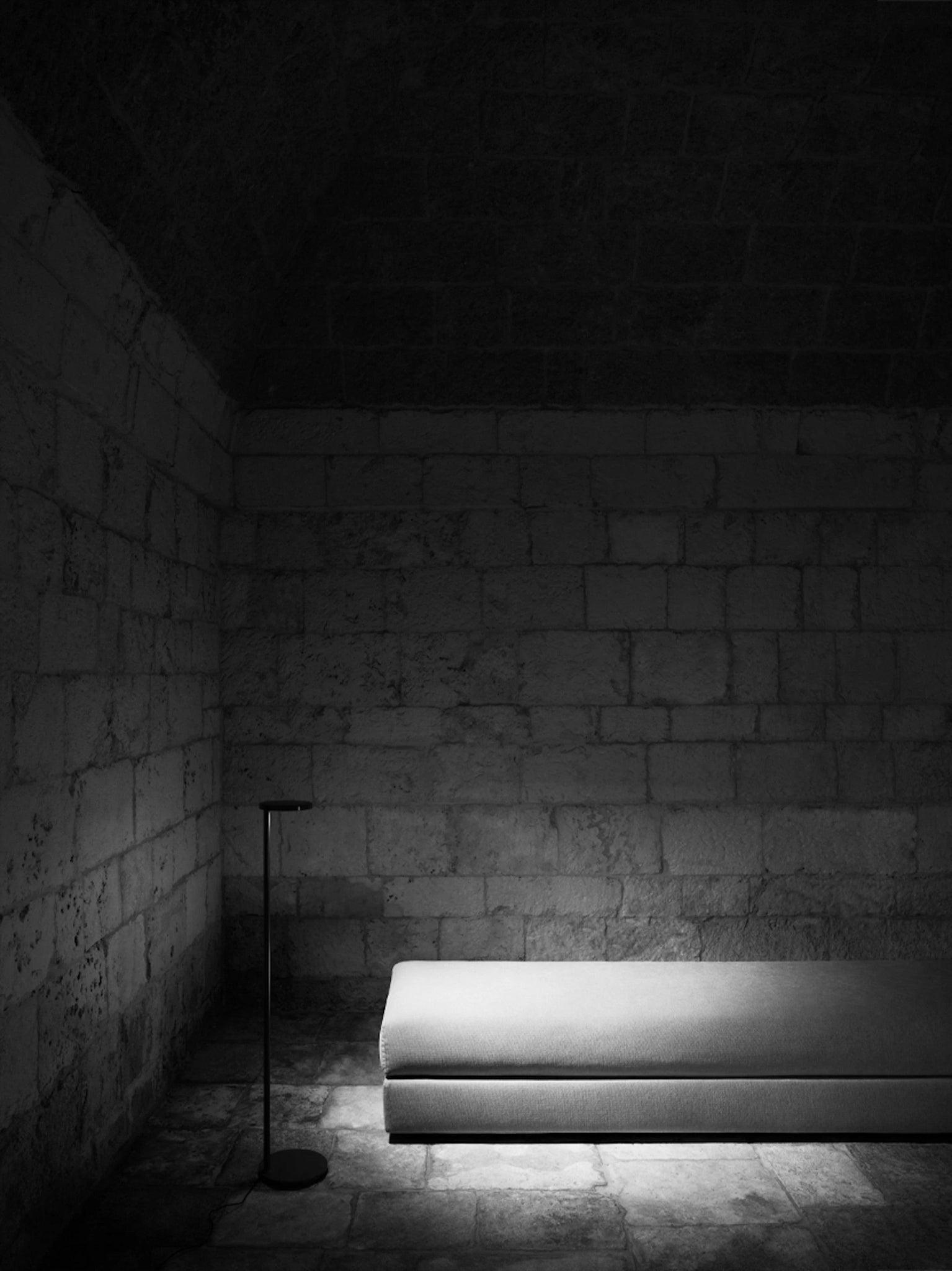 Lampa podłogowa OBLIQUE brązowy matowy Flos Eye on Design