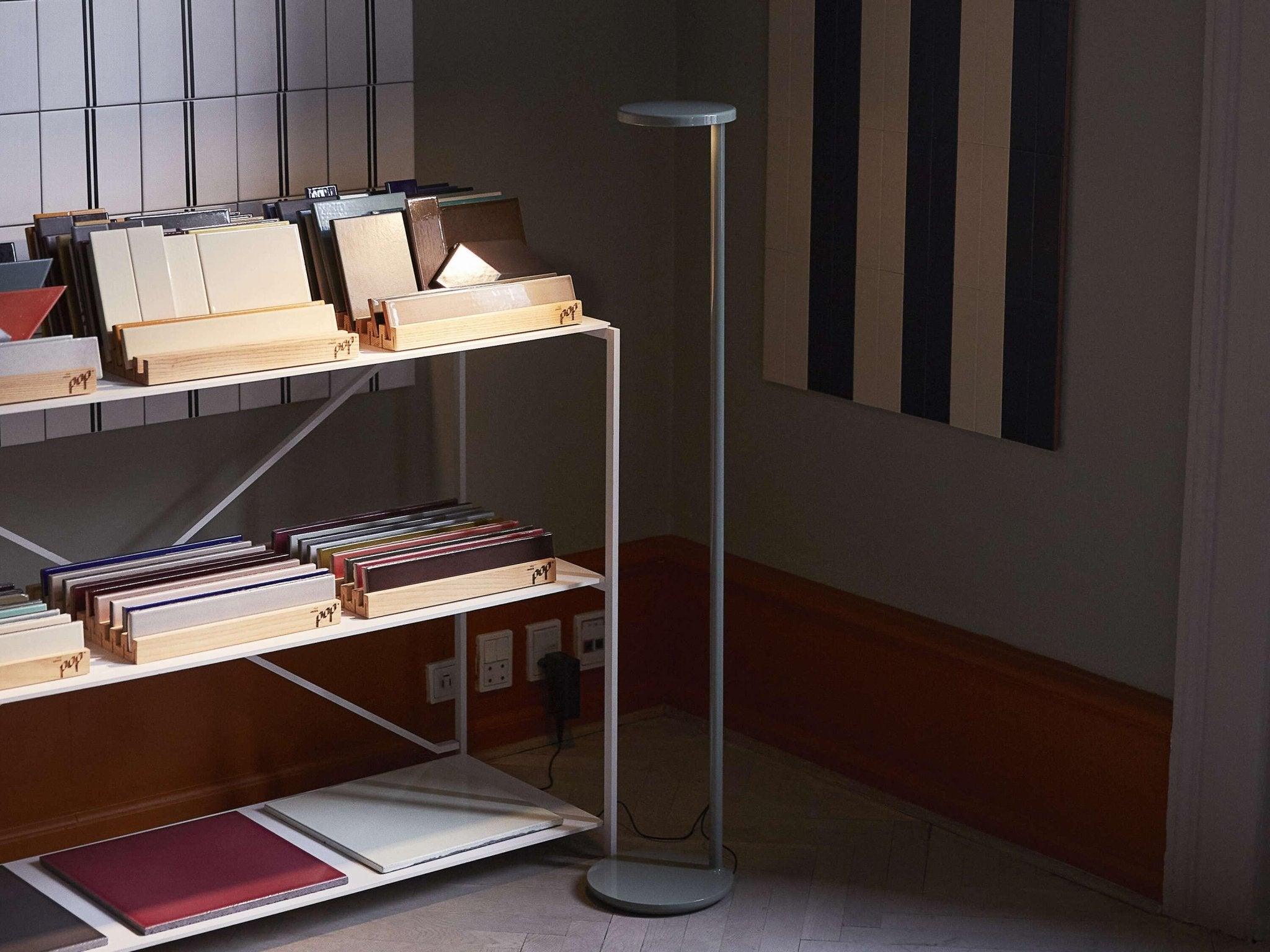 Lampa podłogowa OBLIQUE szary Flos Eye on Design