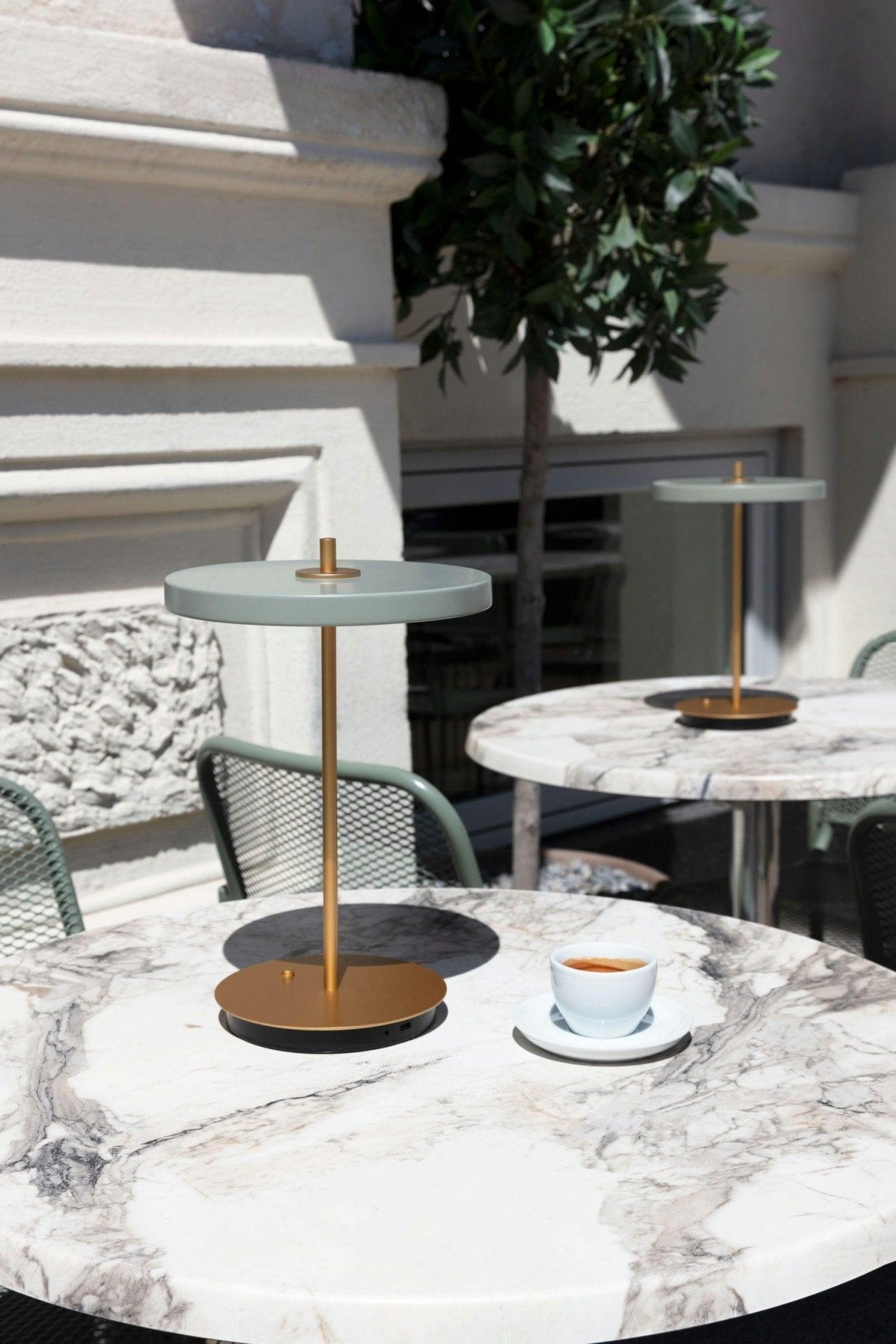 Lampa przenośna ASTERIA MOVE pistacjowy UMAGE Eye on Design