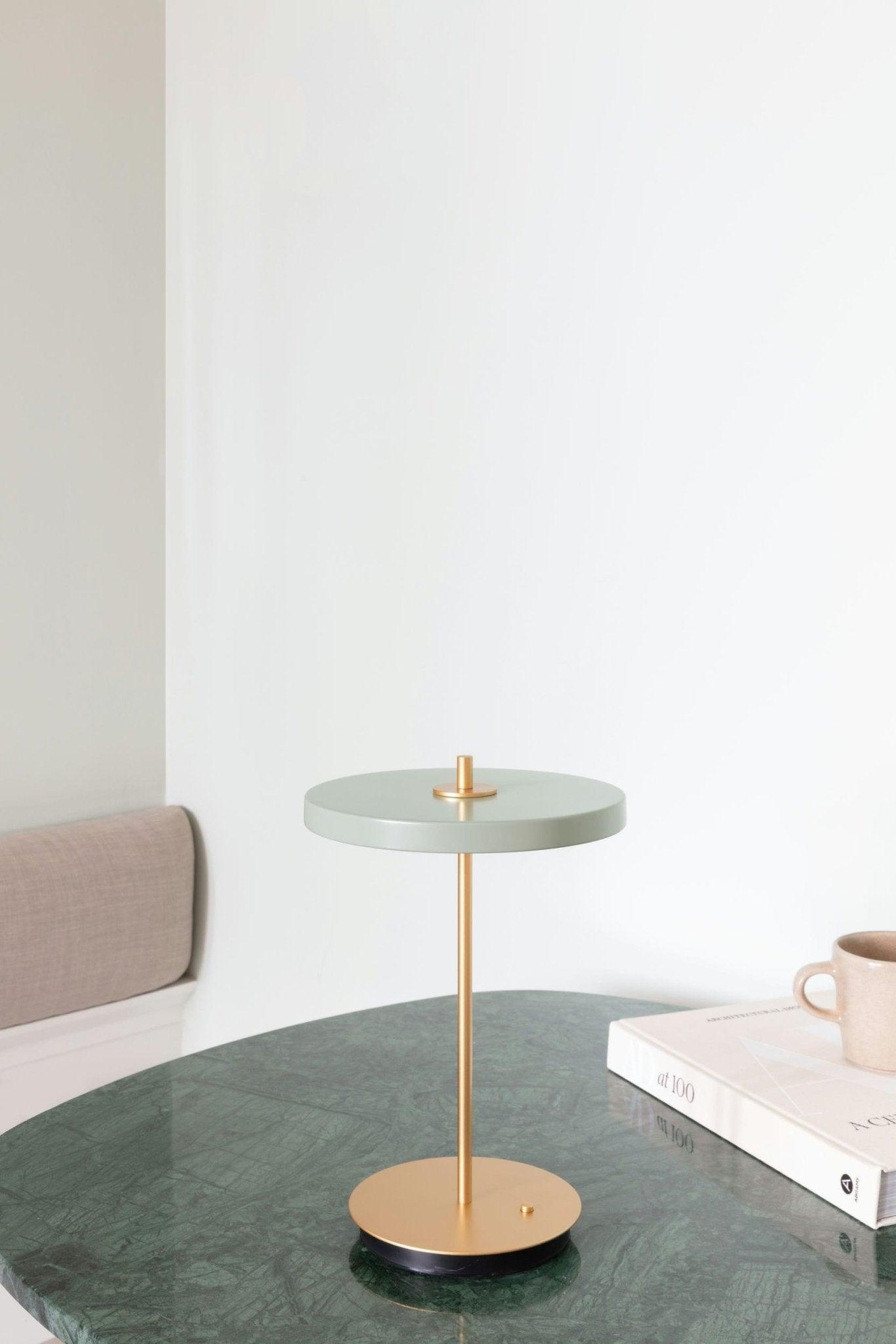 Lampa przenośna ASTERIA MOVE pistacjowy UMAGE Eye on Design